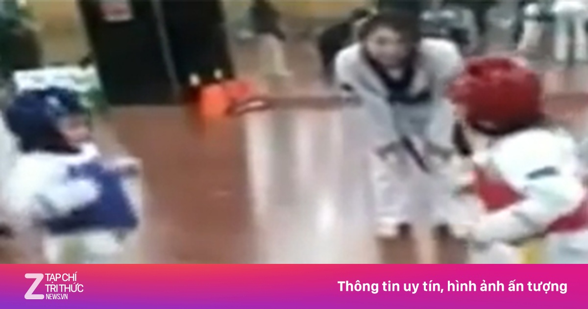 Cười Vỡ Bụng Với Màn Tỉ Thí Của Võ Sĩ Nhí Video Bóng đá Znews Vn