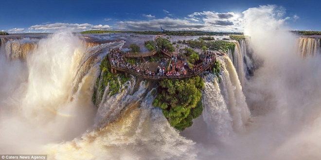Sự kỳ vĩ của thác Iguasu ở Argentina. 