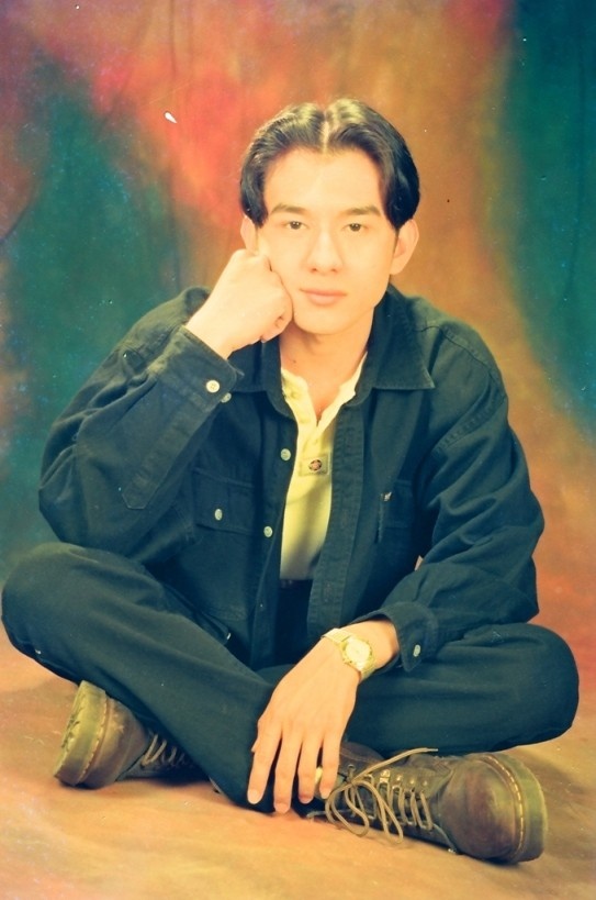 Bài hit đầu tiên Kiếp ve sầu đưa tên tuổi của anh vào top những giọng ca nam ăn khách nhất khi đó. 