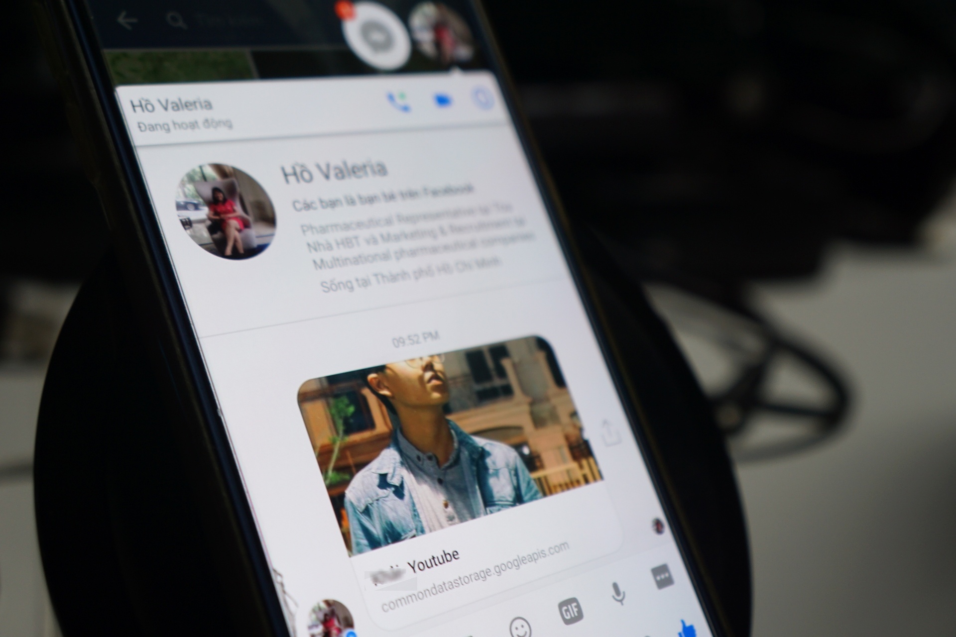 lua dao gui video co anh dai dien Facebook anh 1