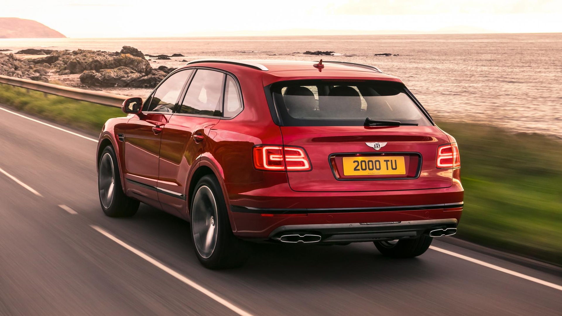 Bentley Bentayga V8 ra mat anh 2