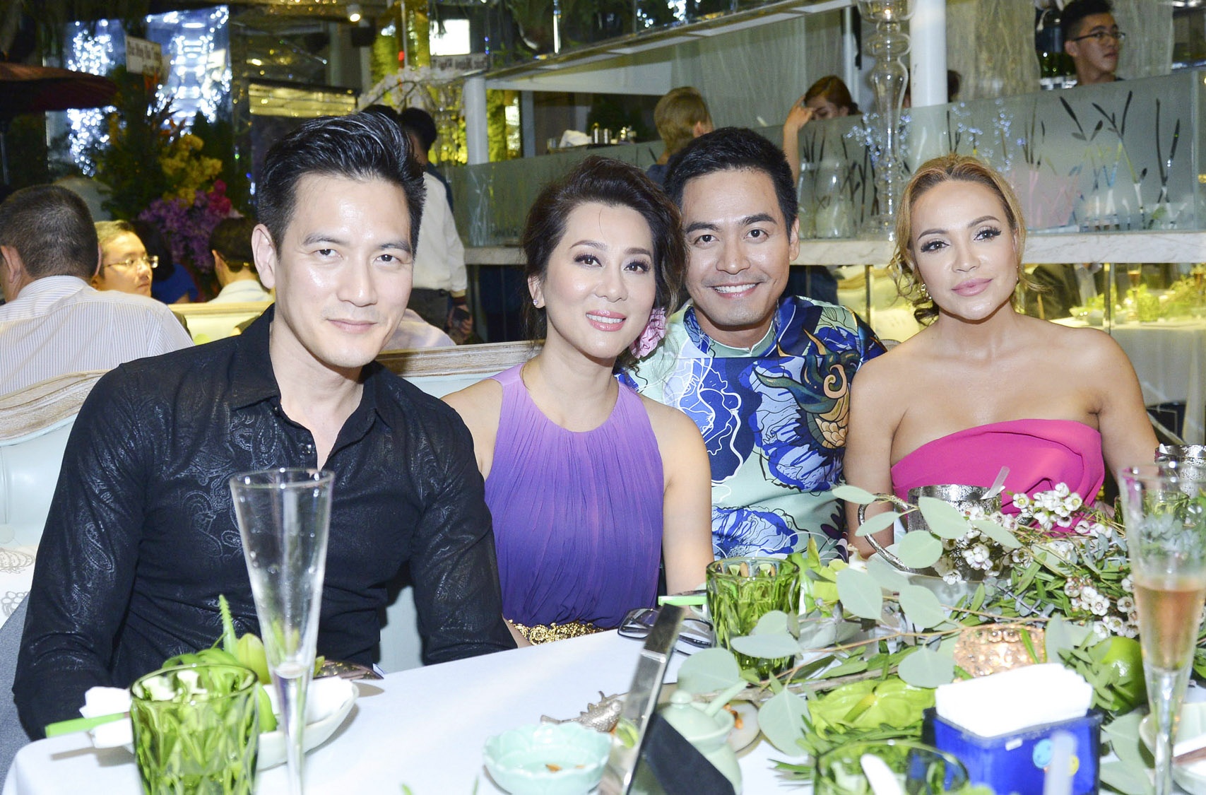MC Phan Anh dien ao dai Tet anh 2