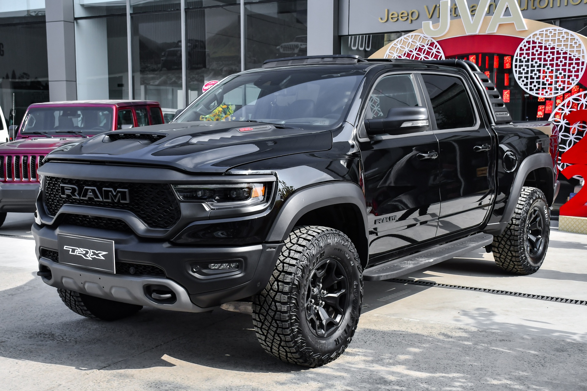 RAM 1500 TRX anh 1