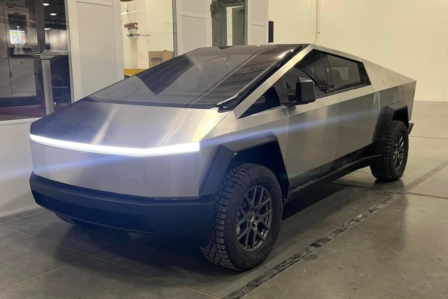 Tesla Cybertruck anh 1