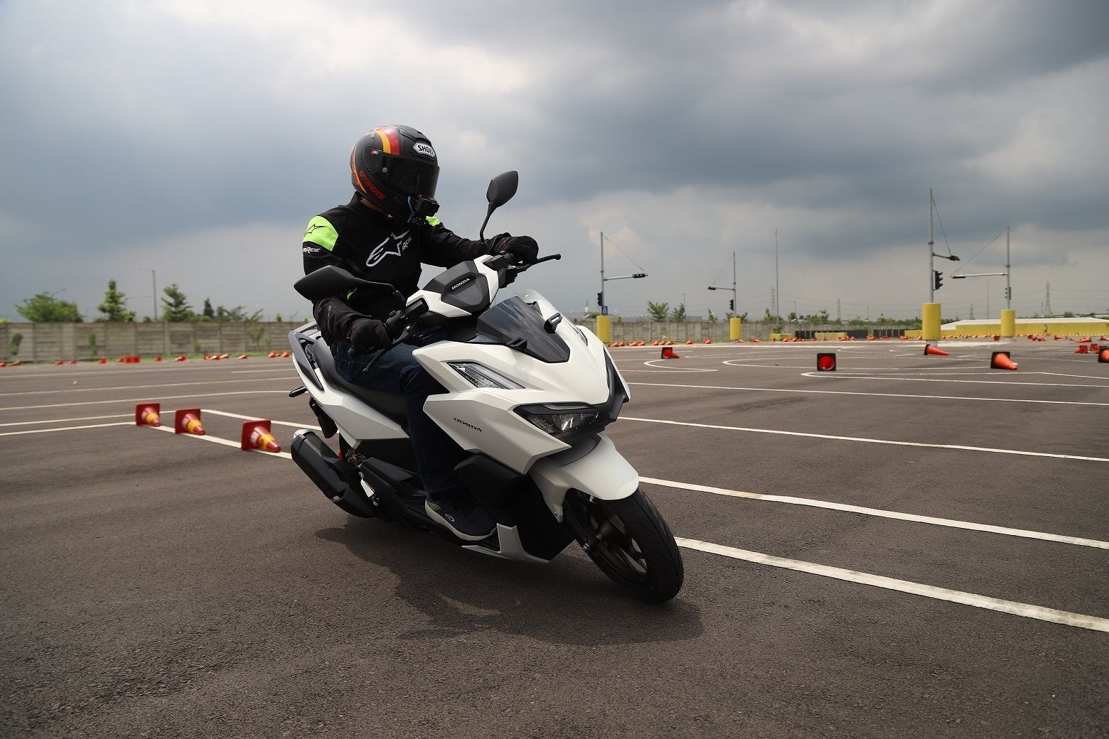 Honda Vario 160 anh 3