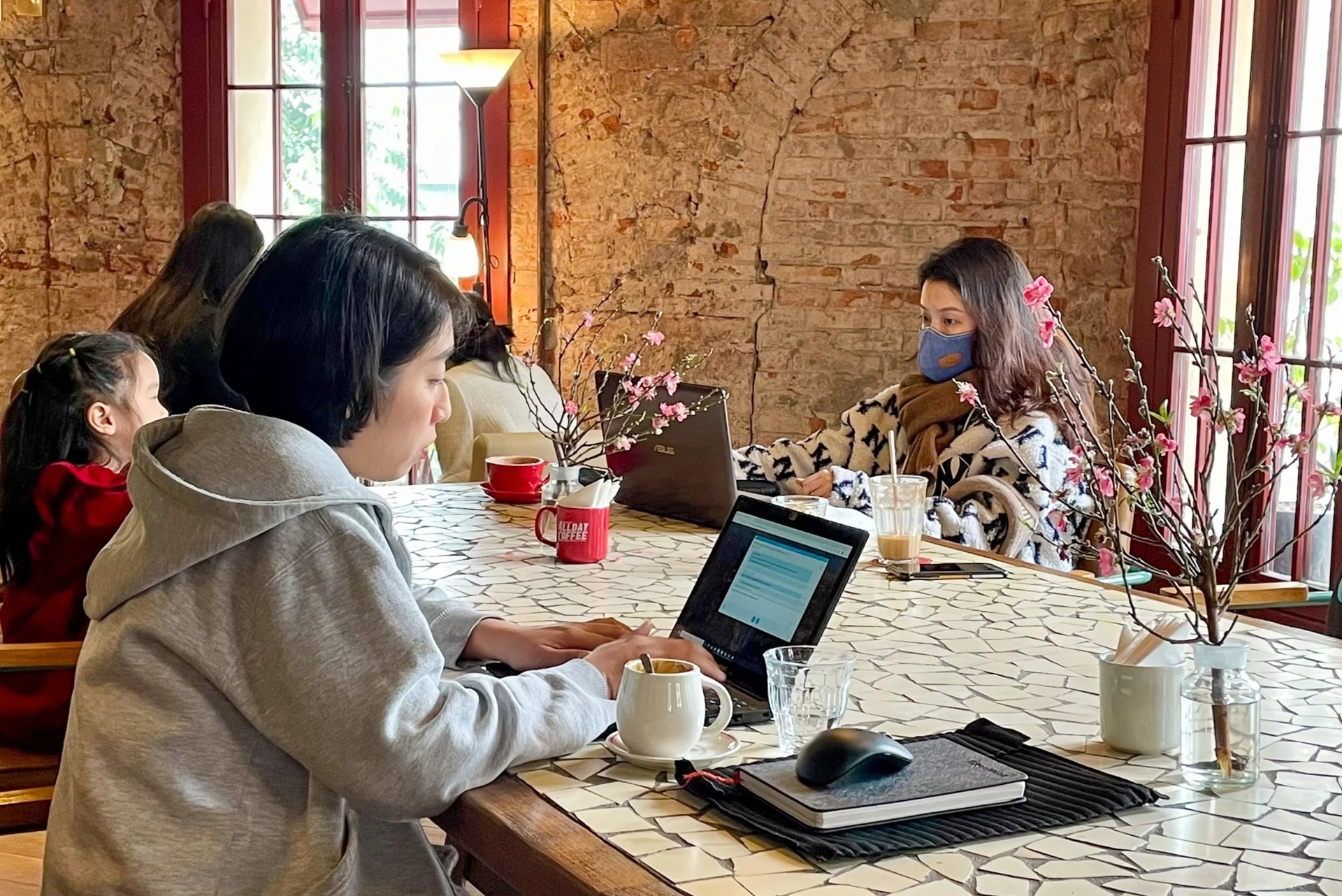 tim quan ca phe lam viec o Ha Noi tu mung 2 Tet anh 1
