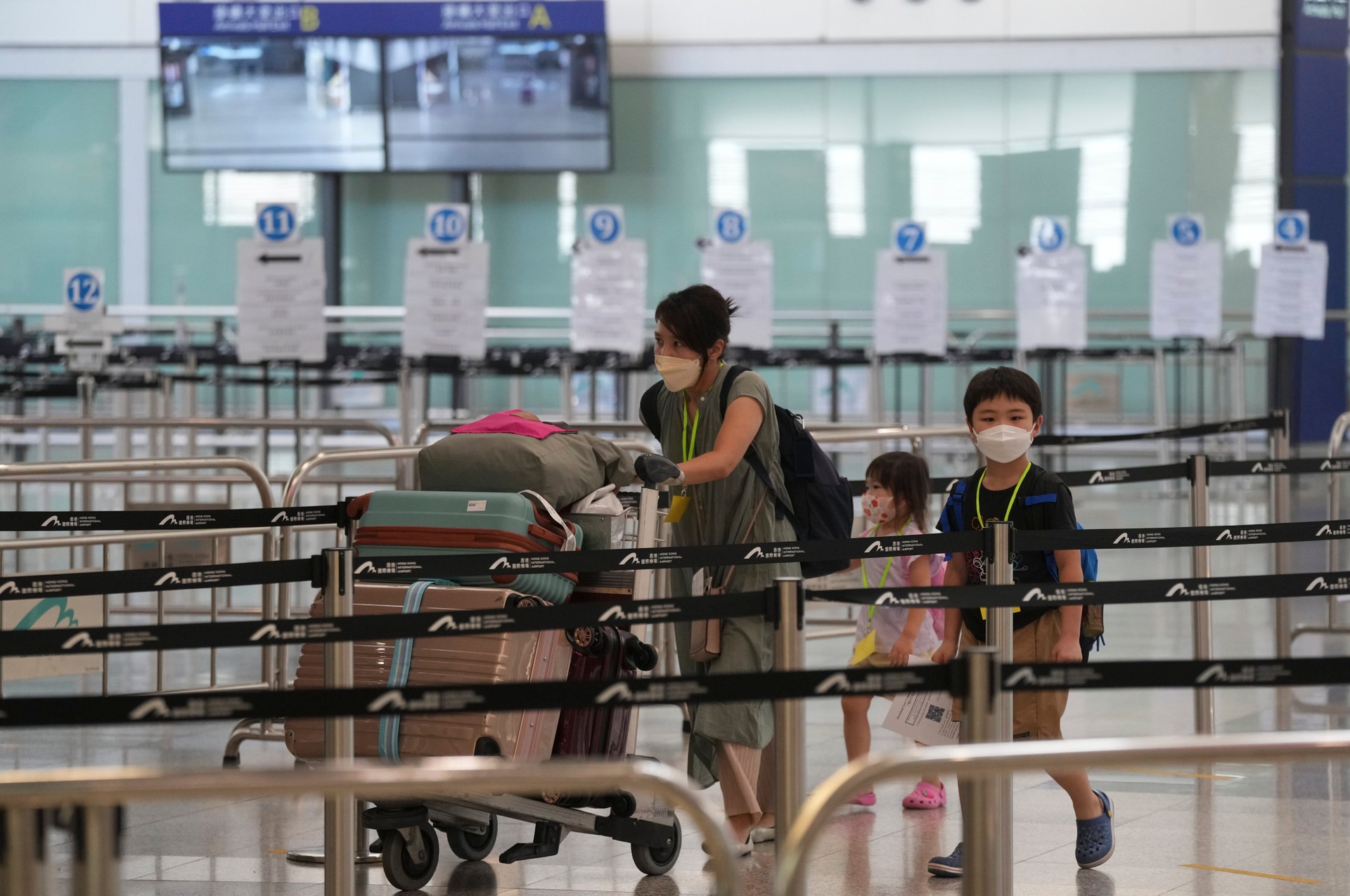 Hong Kong bo cach ly anh 2