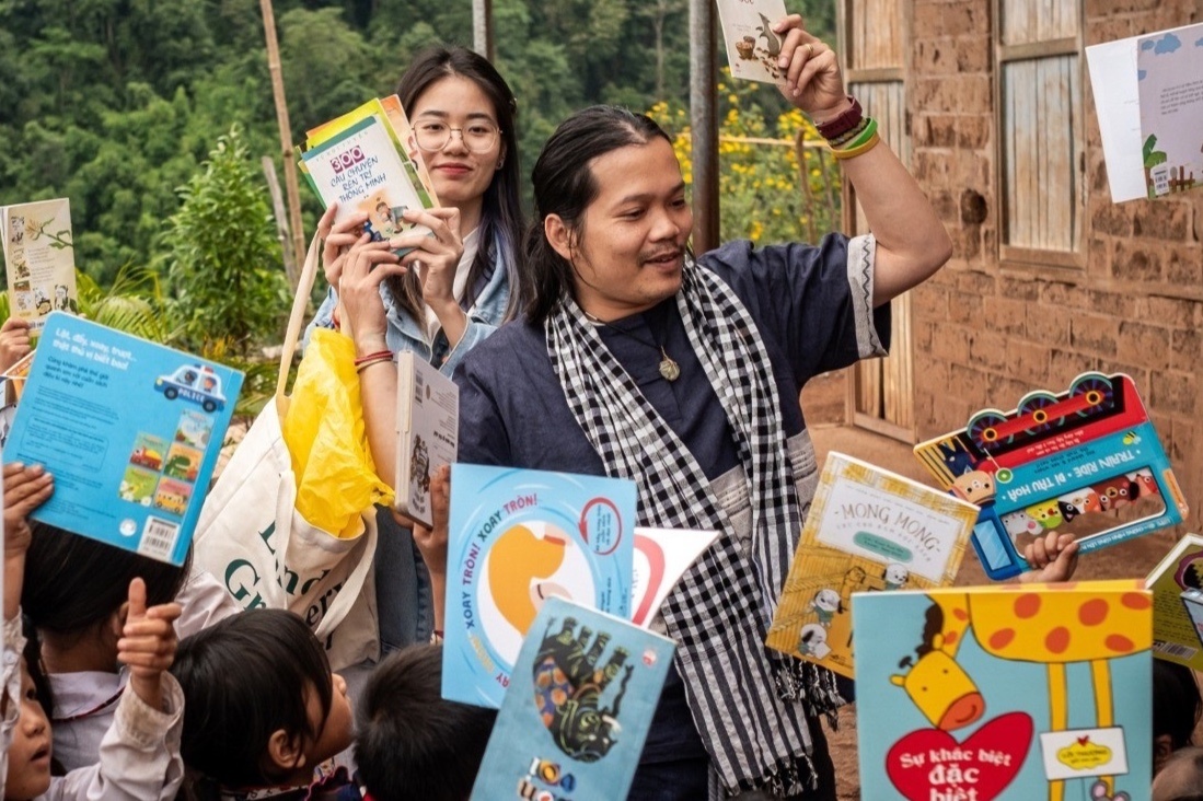 'Nuôi Em', vì đâu nên nỗi?