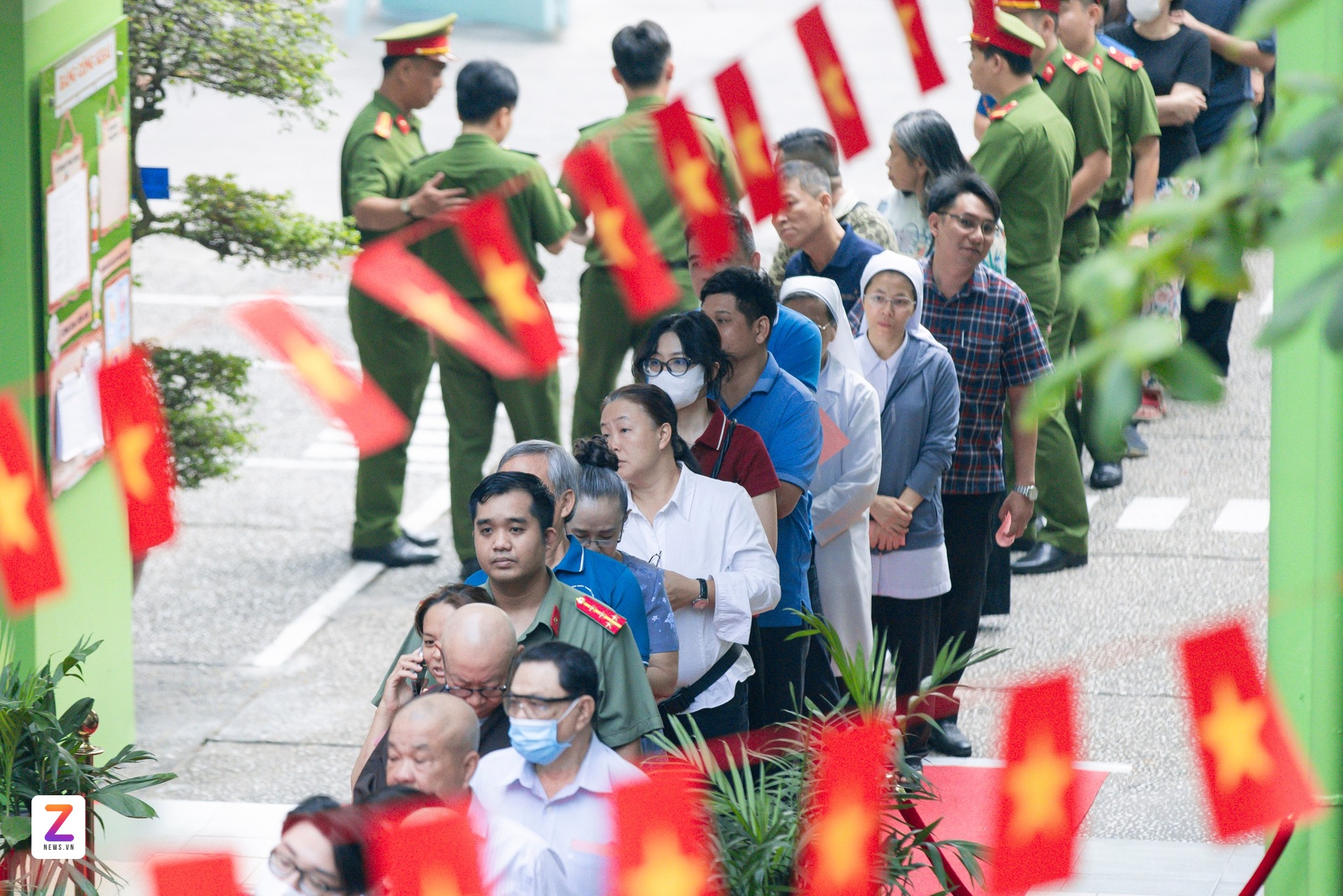 ຜູ້ຊາຍຖືພາ 13