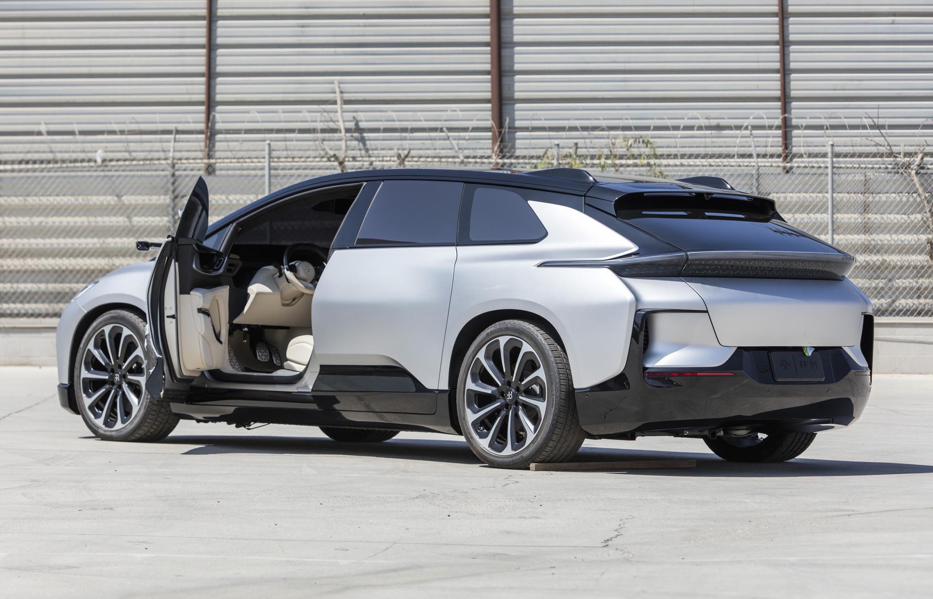 suv,  dat nhat the gioi,  top 10,  lamborghini,  ferrari,  maybach,  mercedes,  rolls-royce,  Cullinan,  Purosangue,  urus,  g63,  dbx,  dbx707,  aston martin anh 38