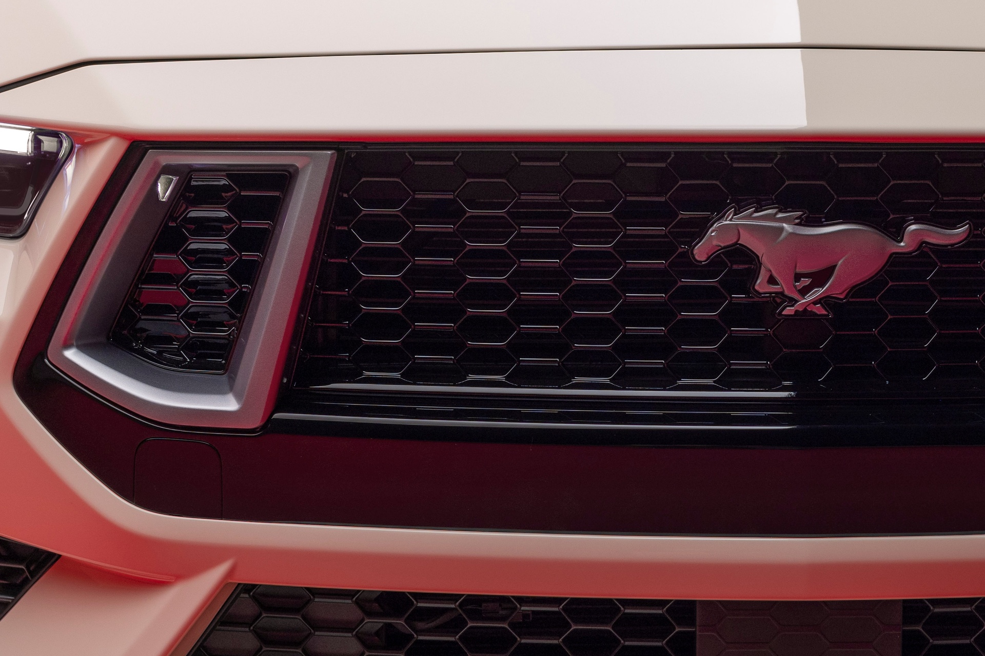 Chi tiết Ford Mustang GT bản kỷ niệm 60 năm