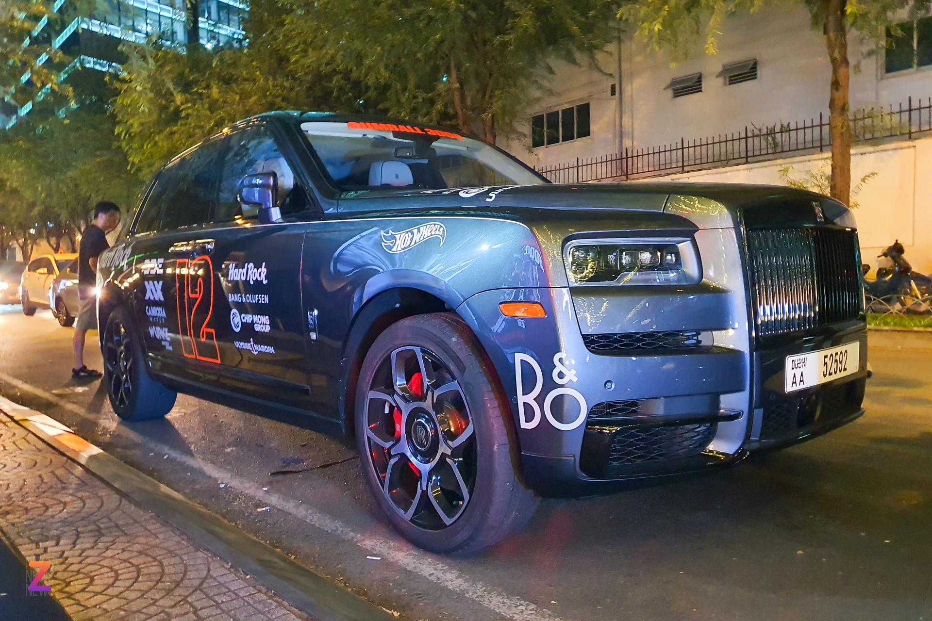 Rolls-Royce Cullinan mang biển số triệu USD lăn bánh tại Việt Nam