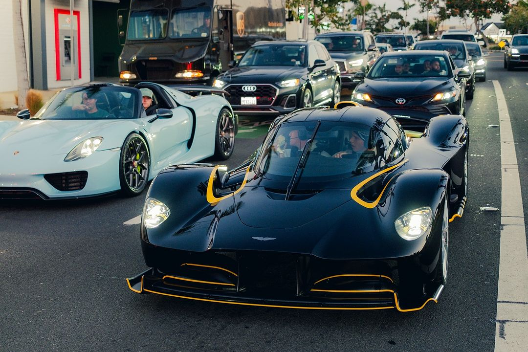 Siêu xe Aston Martin Valkyrie Spider đầu tiên có mặt tại Mỹ