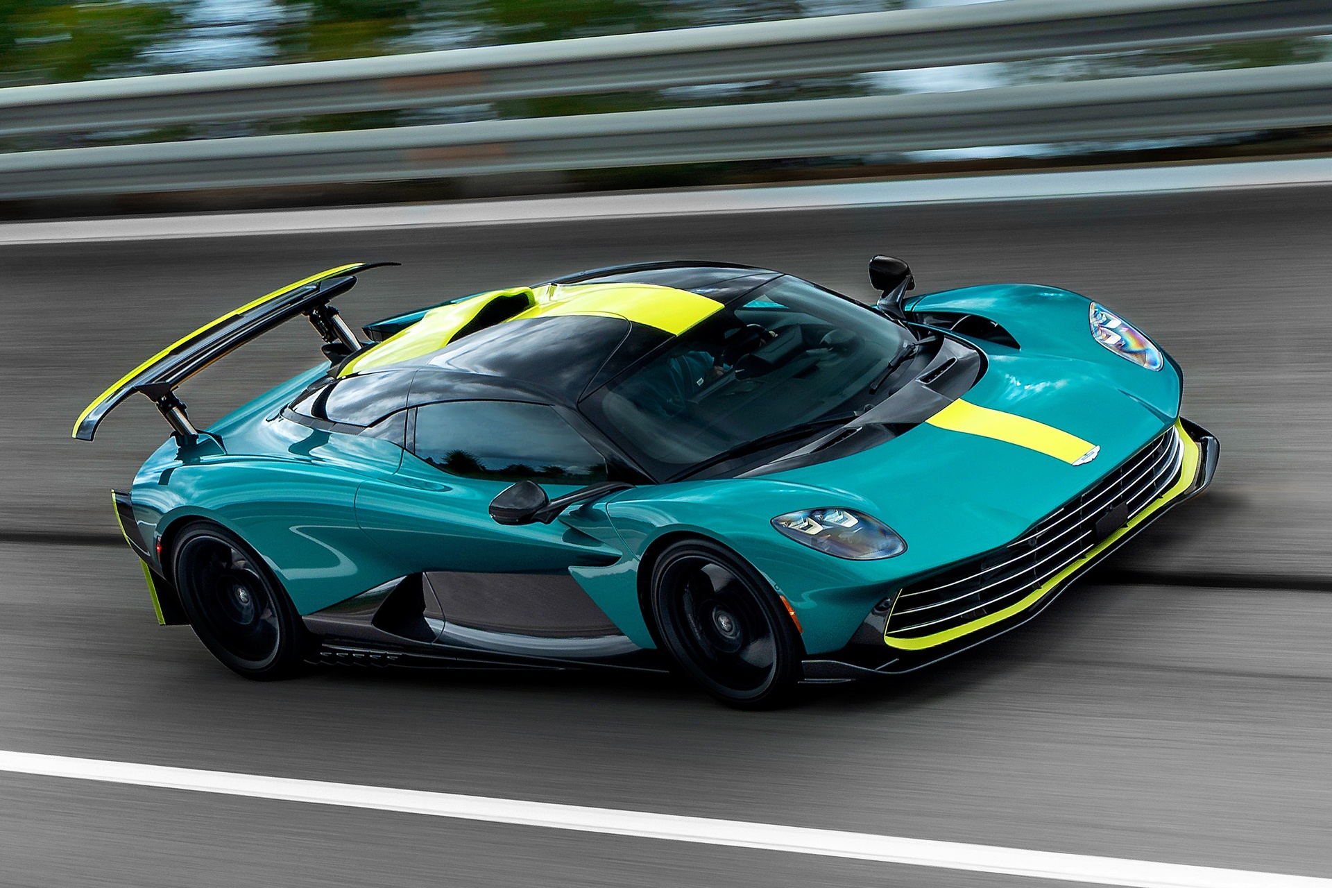 xe dien,  ev,  aston martin,  lucid,  hyundai,  gia lap,  cong nghe,  hybrid,  phev anh 2