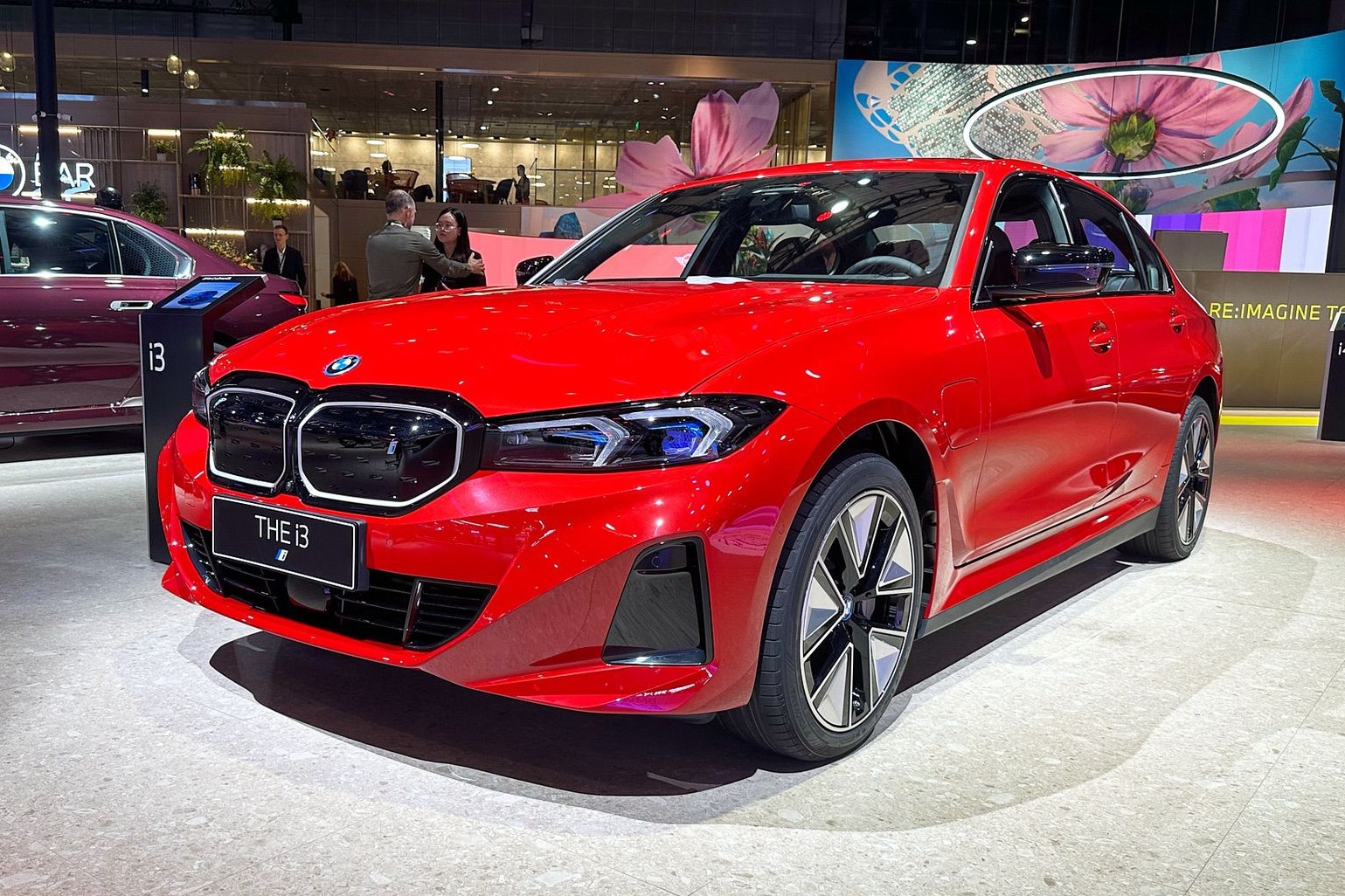 bmw,  bmw i3,  bmw i3 sedan,  i3,  i3 sedan,  ix3,  bmw ix3,  mercedes-benz,  mercedes,  eq,  mercedes-eq,  glc,  glc eq,  c-class,  c-class eq,  xe dien,  ev anh 2