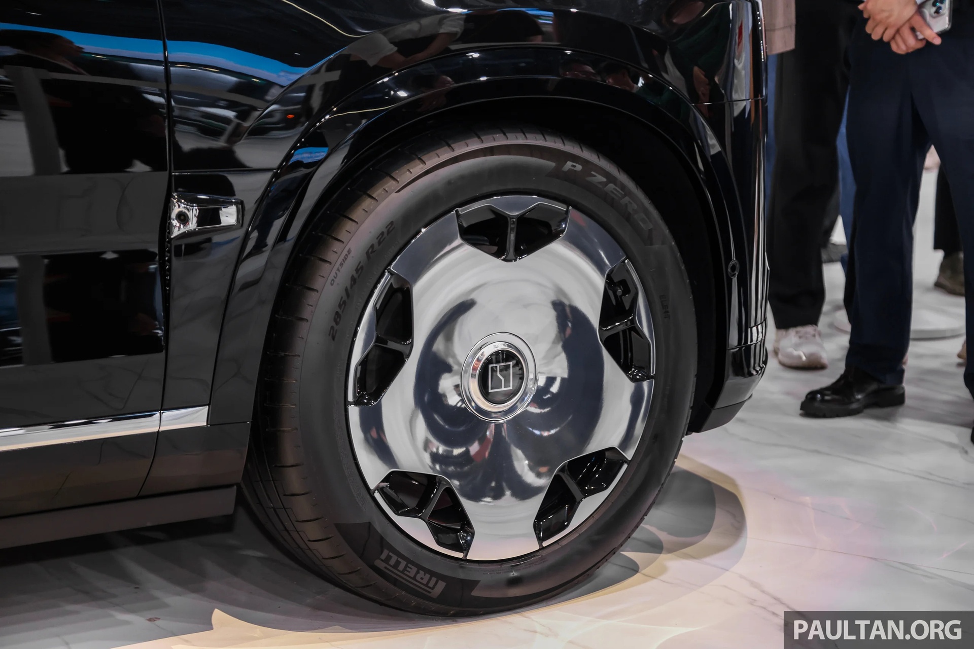 zeekr,  9x,  zeekr 9x,  7x,  zeekr 7x,  suv,  cullinan,  rolls-royce,  rolls-royce cullinan,  hybrid,  xe dien,  trung quoc,  thuong hai anh 12