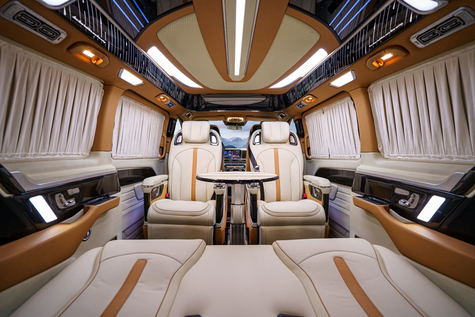 mpv,  xe do,  mansory,  mansory v-class,  trung quoc,  thuong hai,  trien lam oto,  mercedes,  mercedes-benz anh 9