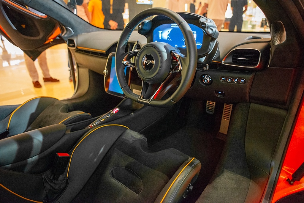 sieu xe,  mclaren,  mclaren artura,  artura,  f1,  mclaren f1,  f1 mclaren,  singapore,  MCL38 Celebration Edition,  artura MCL38 Celebration Edition,  mcl38 anh 6