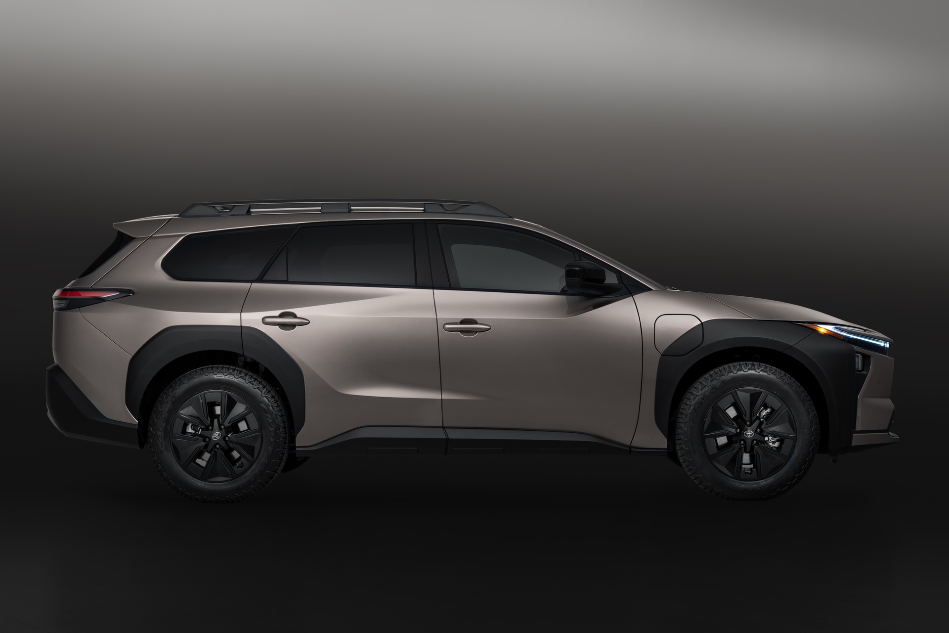 toyota,  bz,  bz4x,  bz woodland,  bz4x touring,  ev,  xe dien,  suv,  crossover,  dia hinh,  viet da anh 3