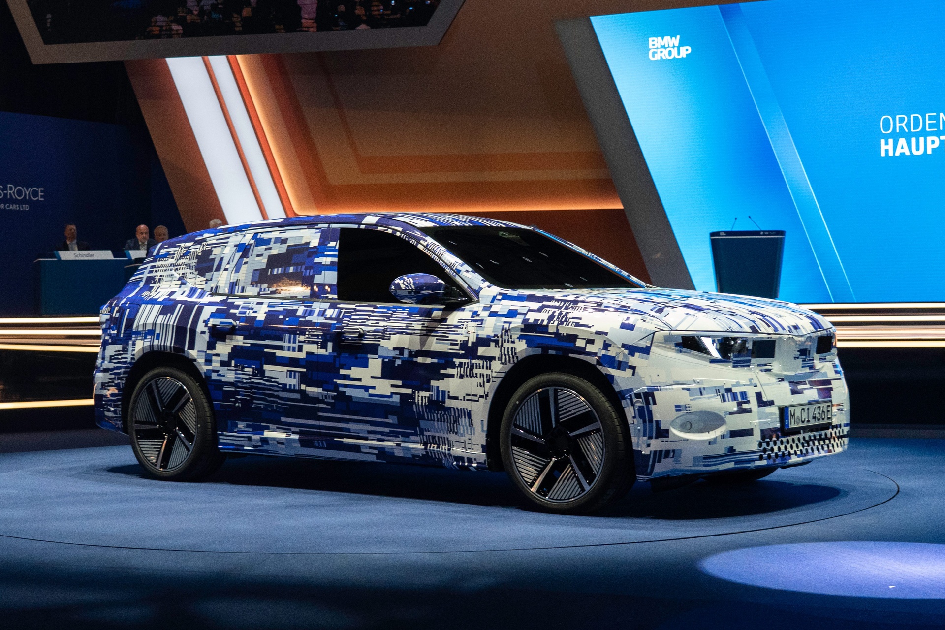 xe dien, ngo cut, bmw, ceo, ceo bmw, Oliver Zipse, hybrid, vinfast anh 3 xe dien, ngo cut, bmw, ceo, ceo bmw, Oliver Zipse, hybrid, vinfast anh 3