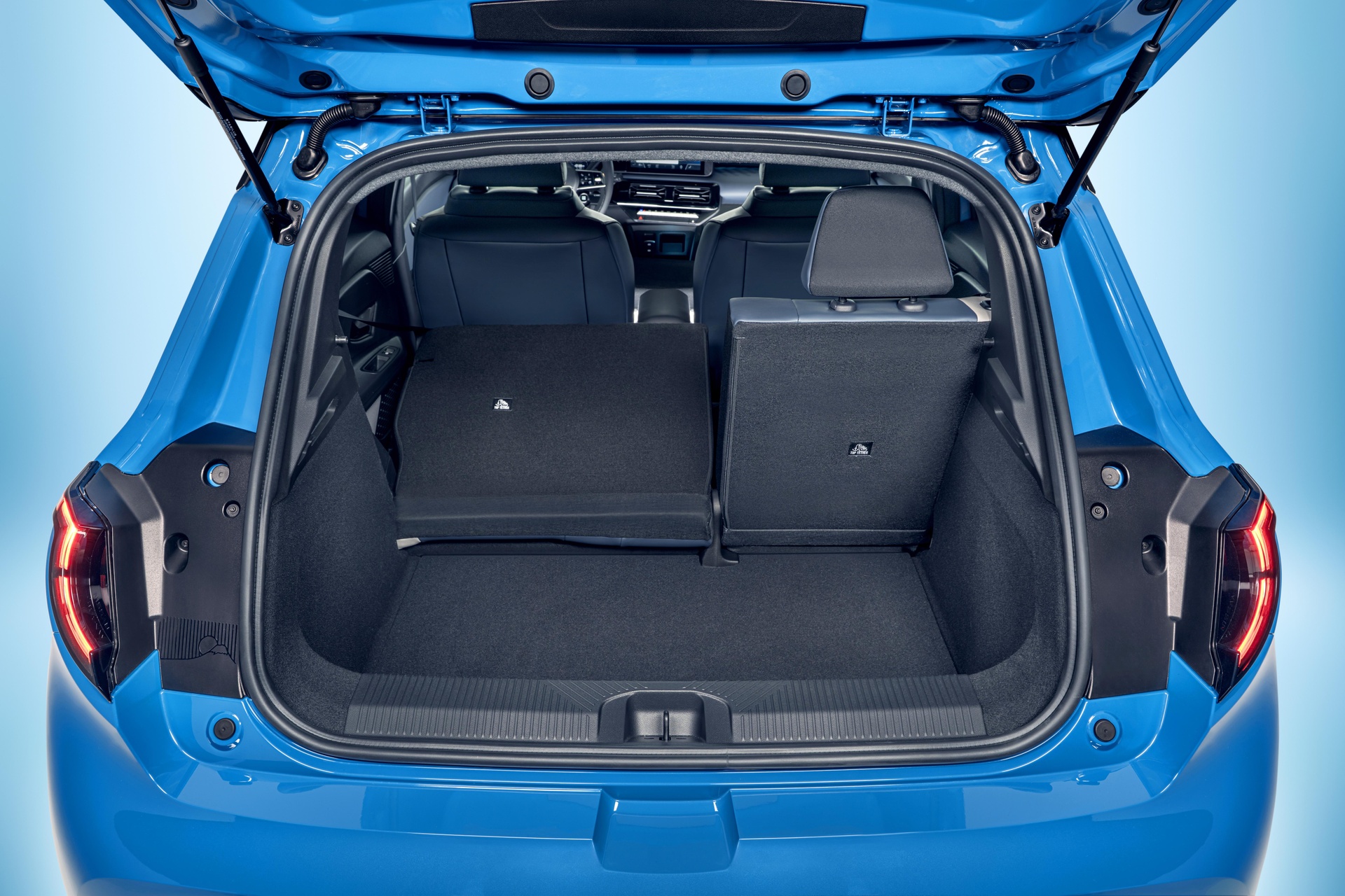 nissan,  micra,  nissan micra,  xe dien,  ev,  renault,  renault 5 e-tech,  hatchback,  hang b anh 17