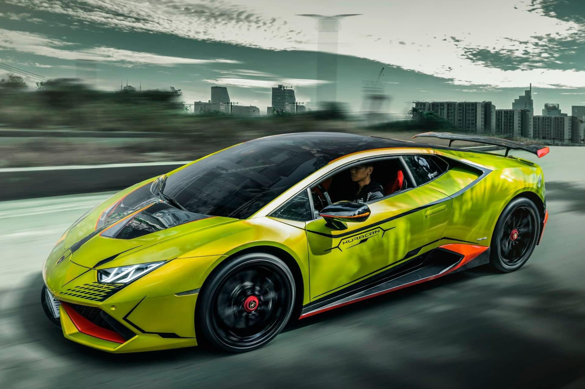 nguyen quoc vu,  doan di bang,  thai cong,  hang gia,  bo suu tap xe,  lamborghini,  ducati,  bentley,  mercedes,  urus,  ktm anh 3