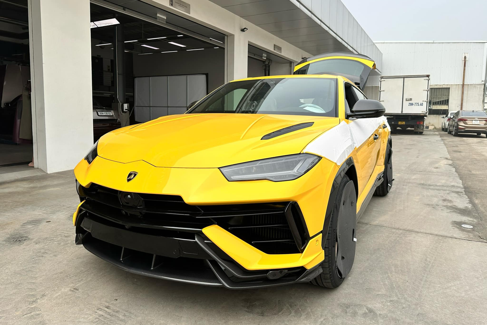 nguyen quoc vu,  doan di bang,  thai cong,  hang gia,  bo suu tap xe,  lamborghini,  ducati,  bentley,  mercedes,  urus,  ktm anh 4