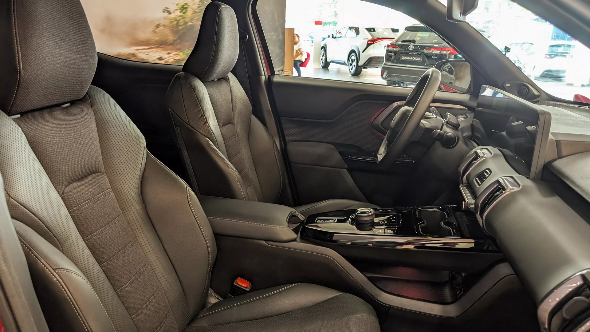 xe dien,  ev,  suv,  suv hang b,  toyota,  urban cruiser,  toyota urban cruiser,  suzuki,  e Vitara,  suzuki e Vitara,  eVitara,  suzuki eVitara anh 8