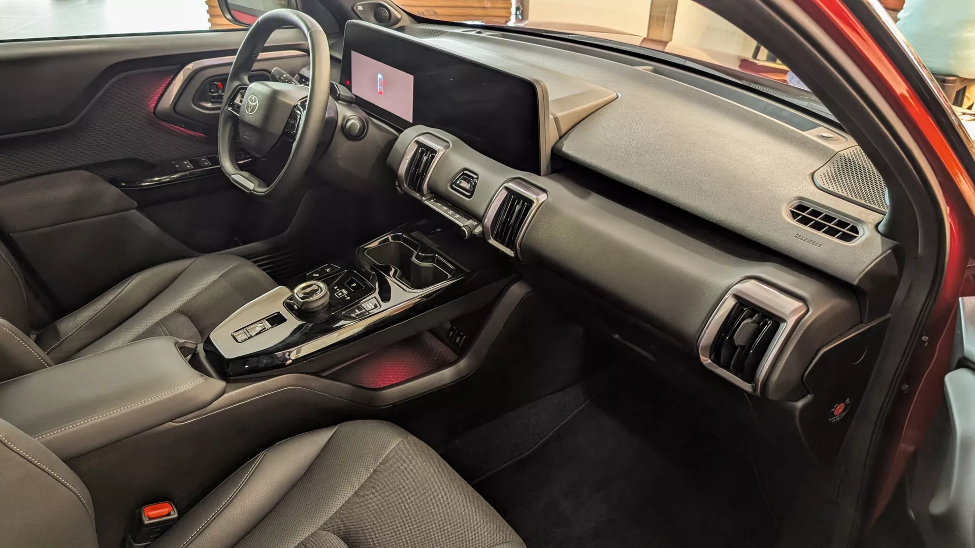 xe dien,  ev,  suv,  suv hang b,  toyota,  urban cruiser,  toyota urban cruiser,  suzuki,  e Vitara,  suzuki e Vitara,  eVitara,  suzuki eVitara anh 12