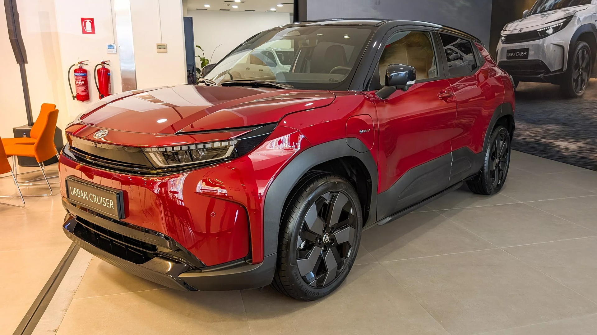 xe dien,  ev,  suv,  suv hang b,  toyota,  urban cruiser,  toyota urban cruiser,  suzuki,  e Vitara,  suzuki e Vitara,  eVitara,  suzuki eVitara anh 10