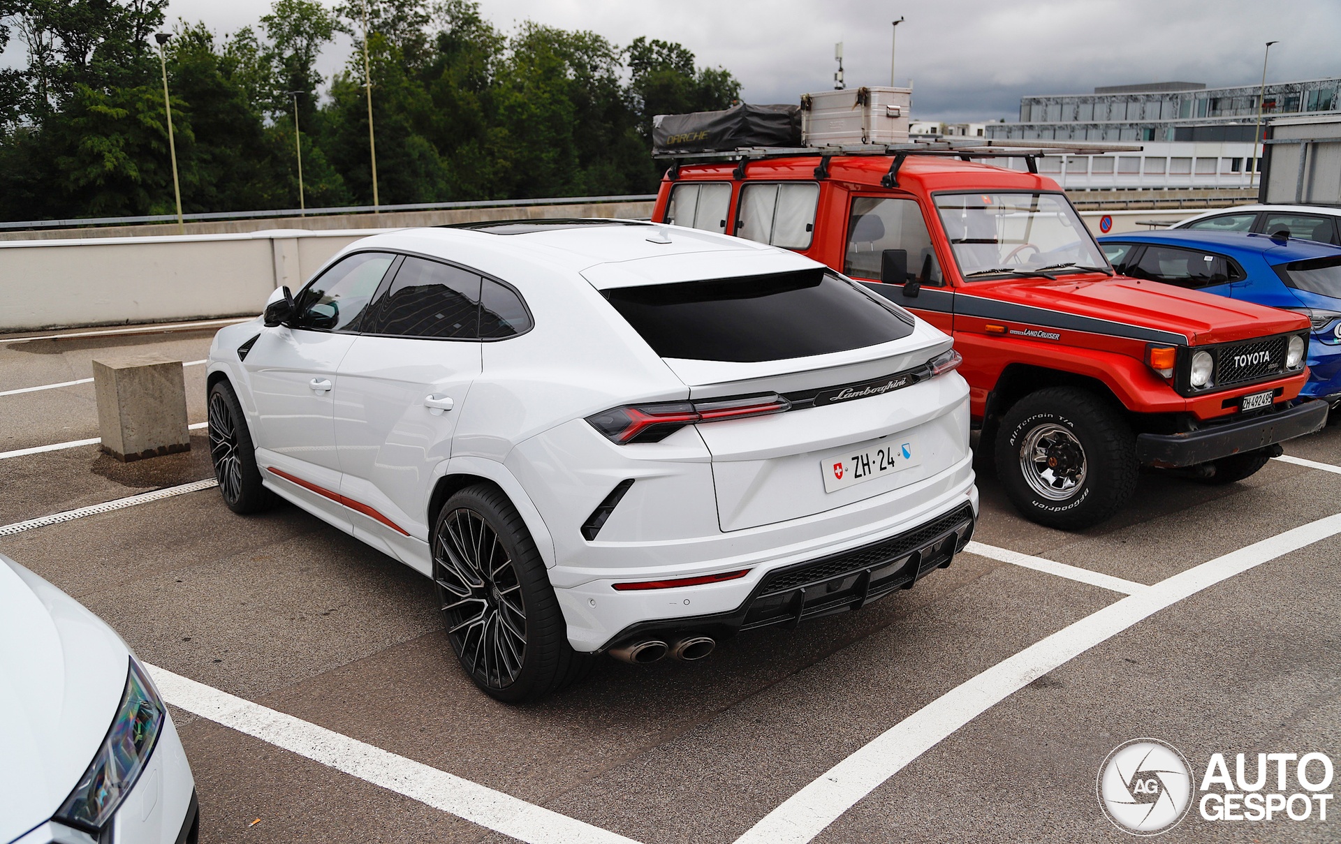 sieu xe,  bien so,  lamborghini,  thuy si,  lamborghini urus,  dau gia,  urus s,  urus performante,  urus se,  euro,  bong da anh 10
