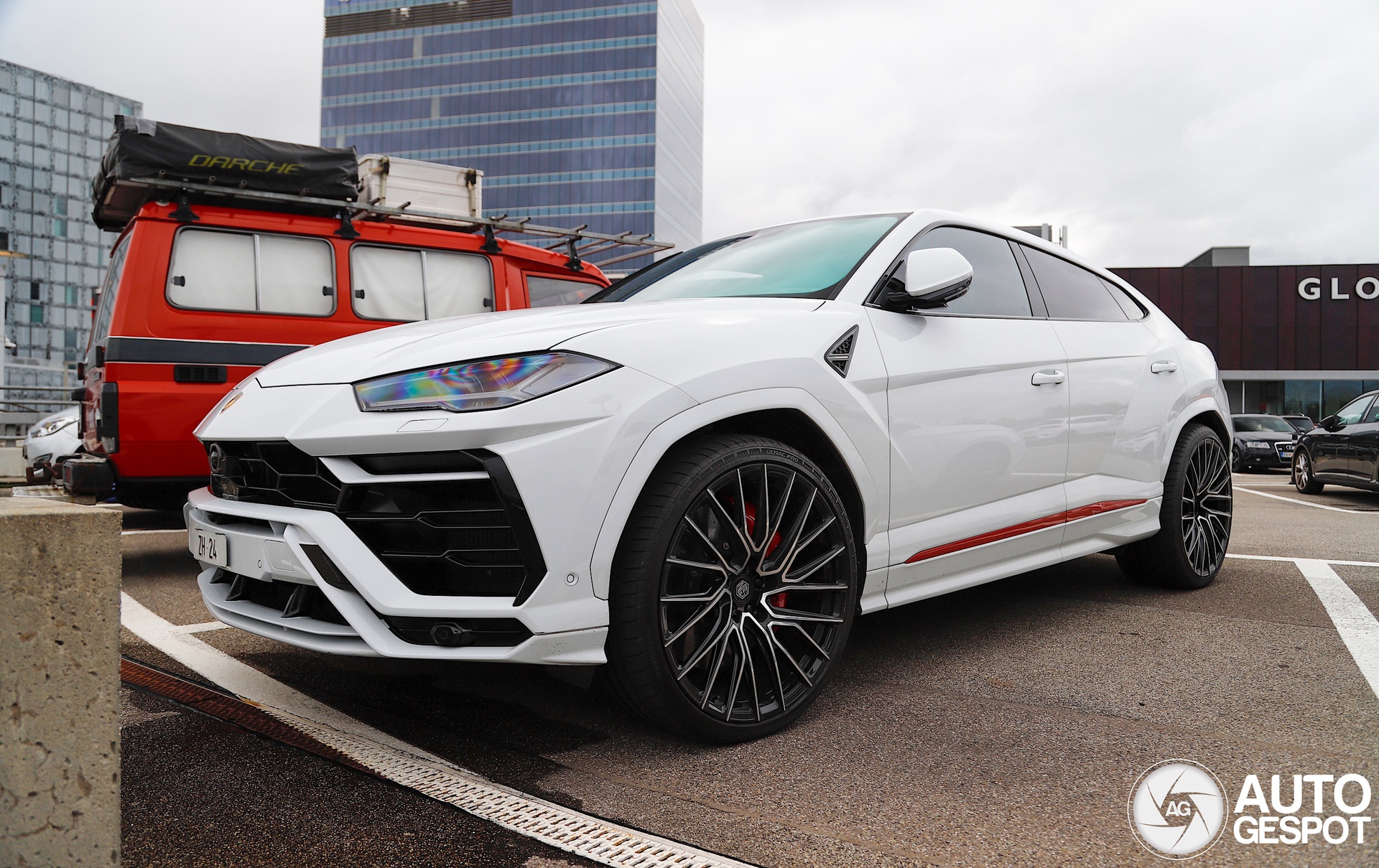 sieu xe,  bien so,  lamborghini,  thuy si,  lamborghini urus,  dau gia,  urus s,  urus performante,  urus se,  euro,  bong da anh 5