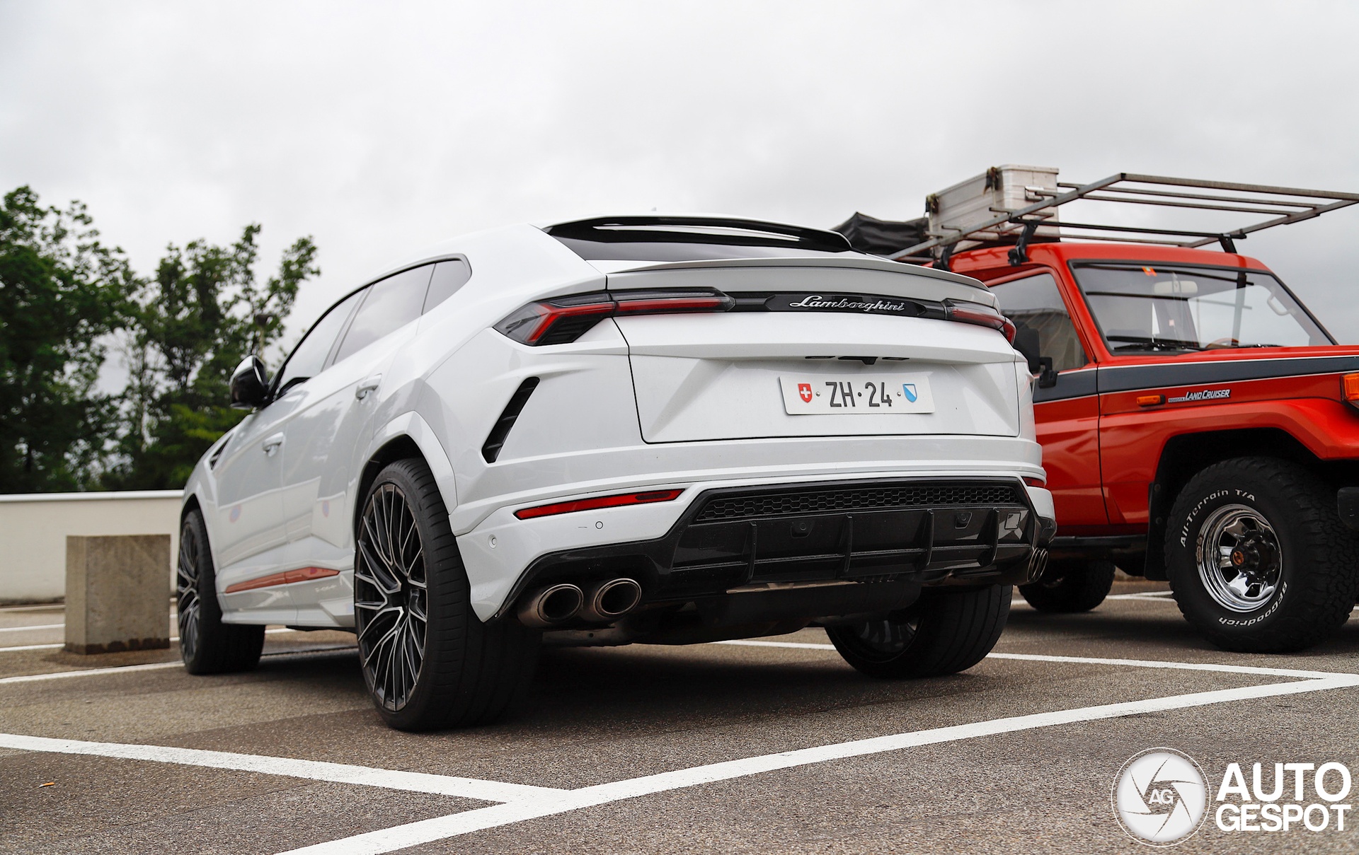 sieu xe,  bien so,  lamborghini,  thuy si,  lamborghini urus,  dau gia,  urus s,  urus performante,  urus se,  euro,  bong da anh 4
