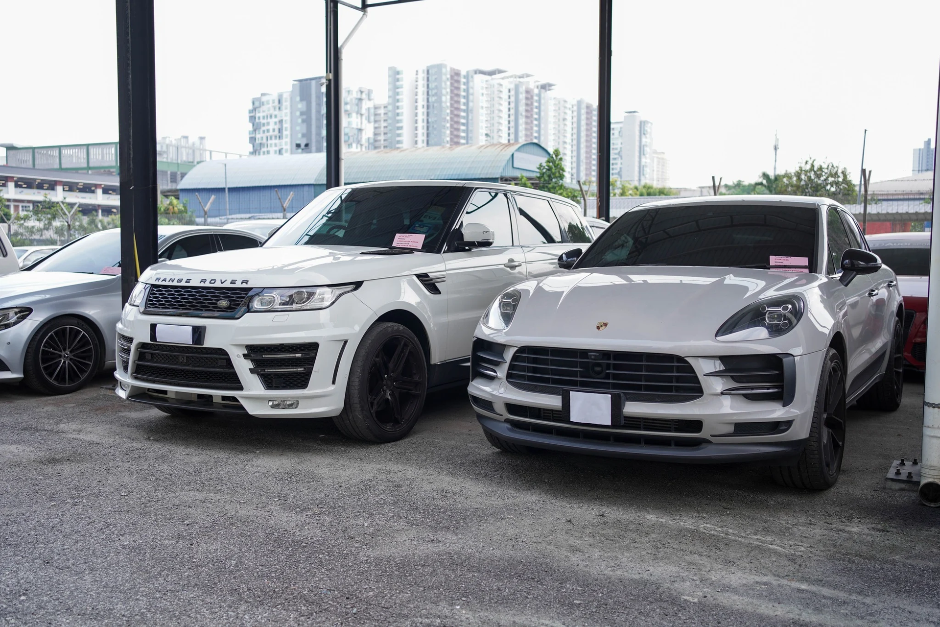 malaysia,  canh sat,  giam xe,  tich thu,  sieu xe,  xe sang,  lamborghini,  lotus,  rolls-royce,  porsche,  bmw,  mercedes-benz,  audi,  lexus anh 10
