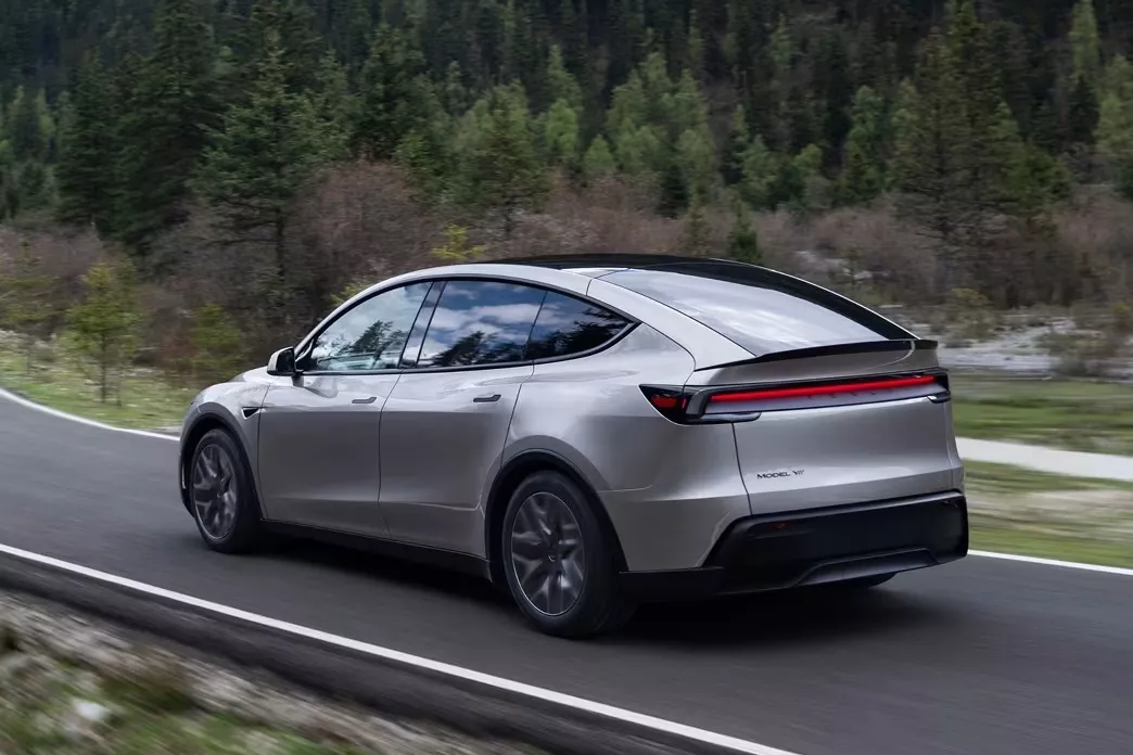xe dien,  ev,  tesla,  tesla model y,  model y,  model y l,  tesla model y l,  truc co so,  trung quoc anh 12