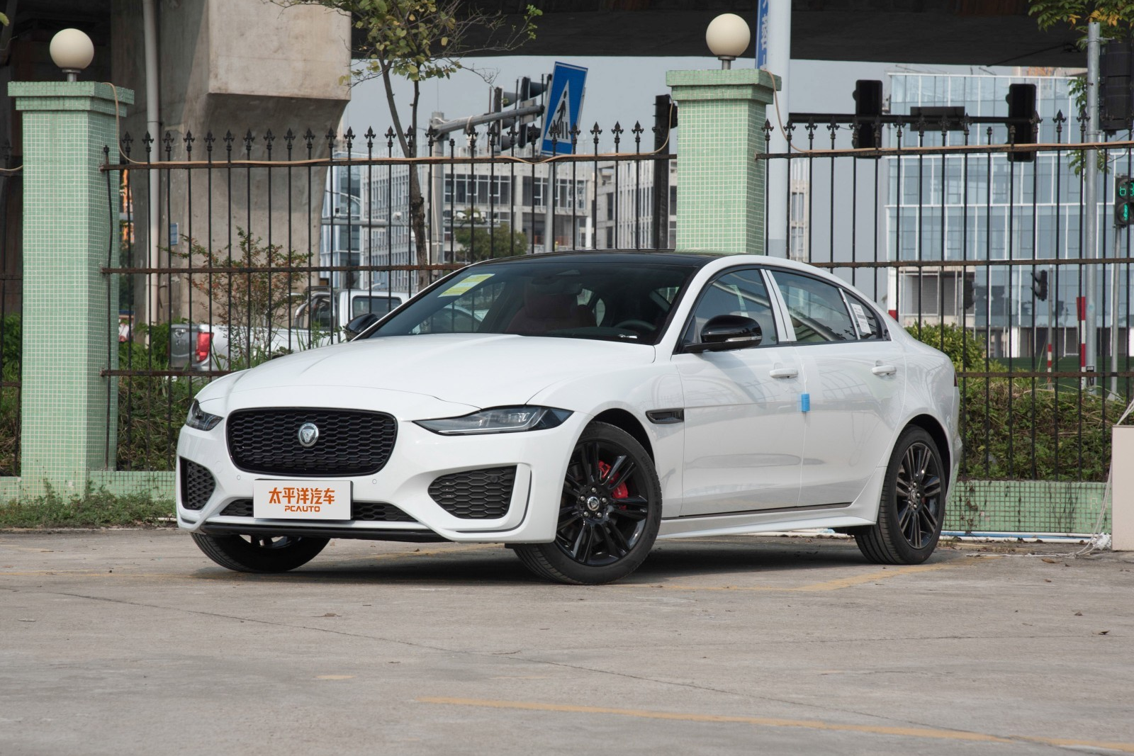 jaguar,  xe dien,  ev,  mercedes,  bmw,  audi,  lexus anh 2
