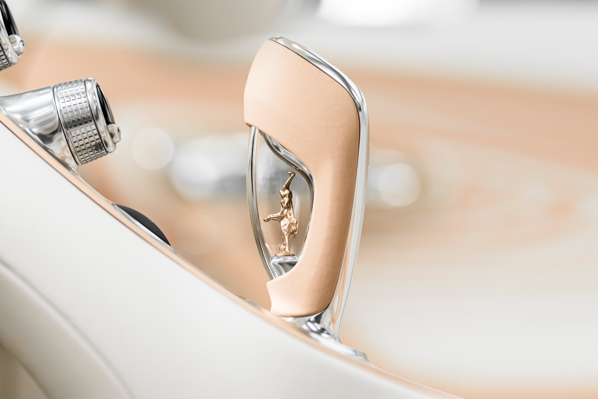 Bugatti,  W16 Mistral,  La Perle Rare,  Bugatti W16 Mistral,  sieu xe,  canada,  hypercar,  dai gia anh 9