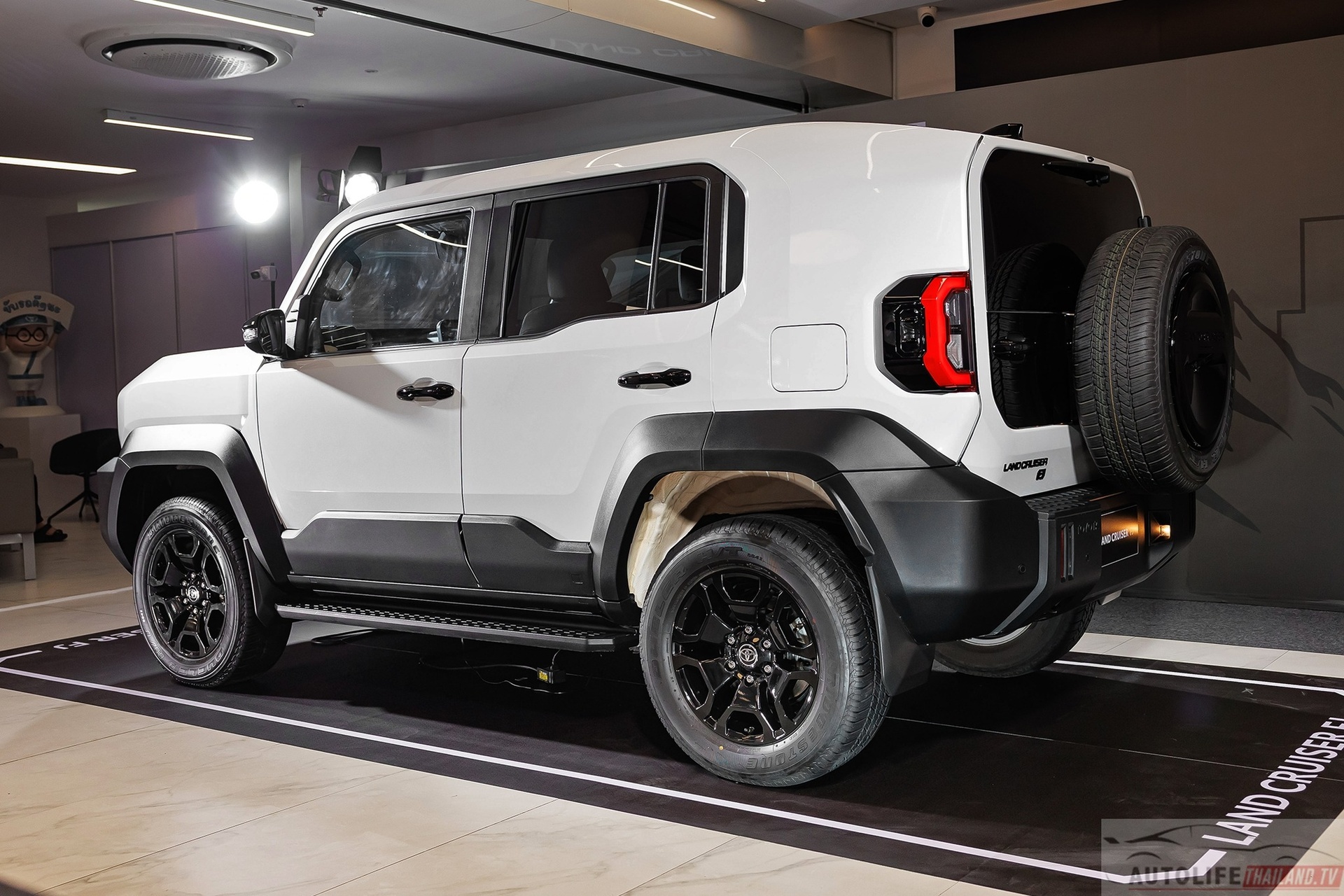 Toyota Land Cruiser FJ, land cruiser, fj, thái lan, việt nam, suv ảnh 3 Toyota Land Cruiser FJ, land cruiser, fj, thai lan, viet nam, suv anh 3