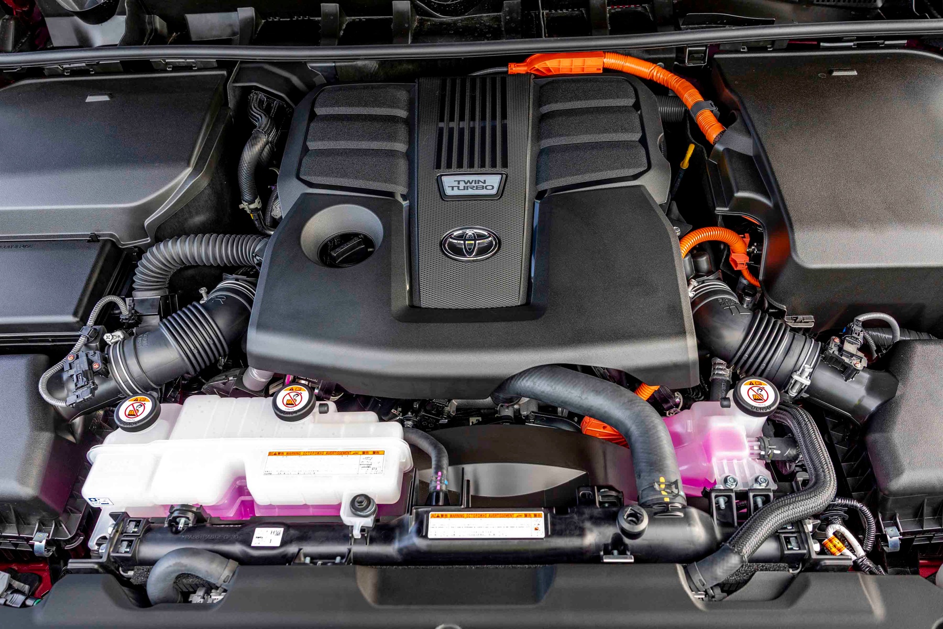 toyota land cruiser,  land cruiser 300,  toyota,  nhat ban,  australia,  hybrid,  performance hybrid,  gr sport,  sahara zx,  suv anh 6