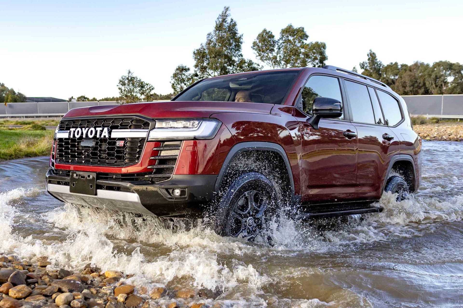 toyota land cruiser,  land cruiser 300,  toyota,  nhat ban,  australia,  hybrid,  performance hybrid,  gr sport,  sahara zx,  suv anh 5
