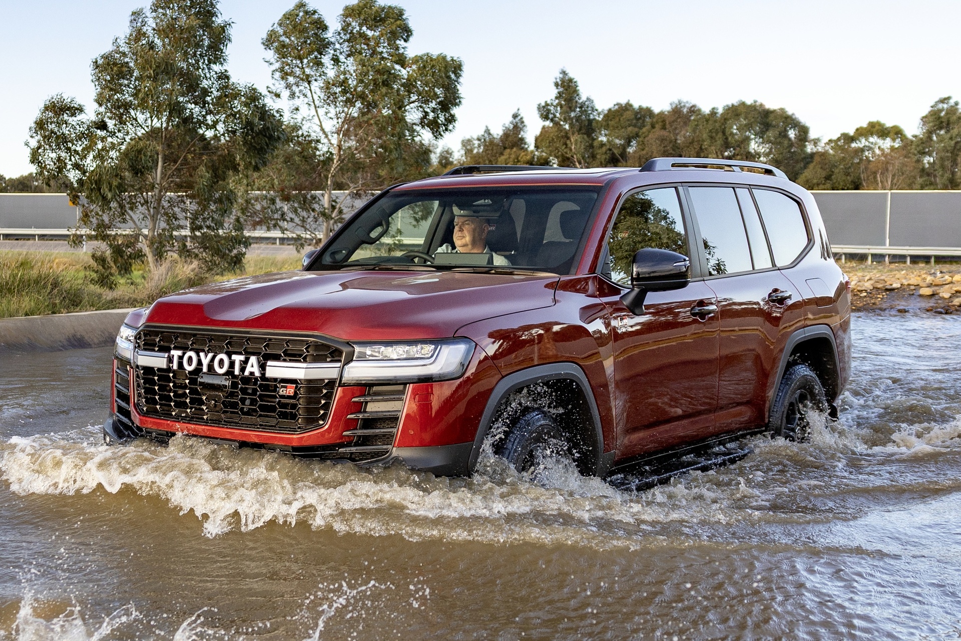toyota land cruiser,  land cruiser 300,  toyota,  nhat ban,  australia,  hybrid,  performance hybrid,  gr sport,  sahara zx,  suv anh 11