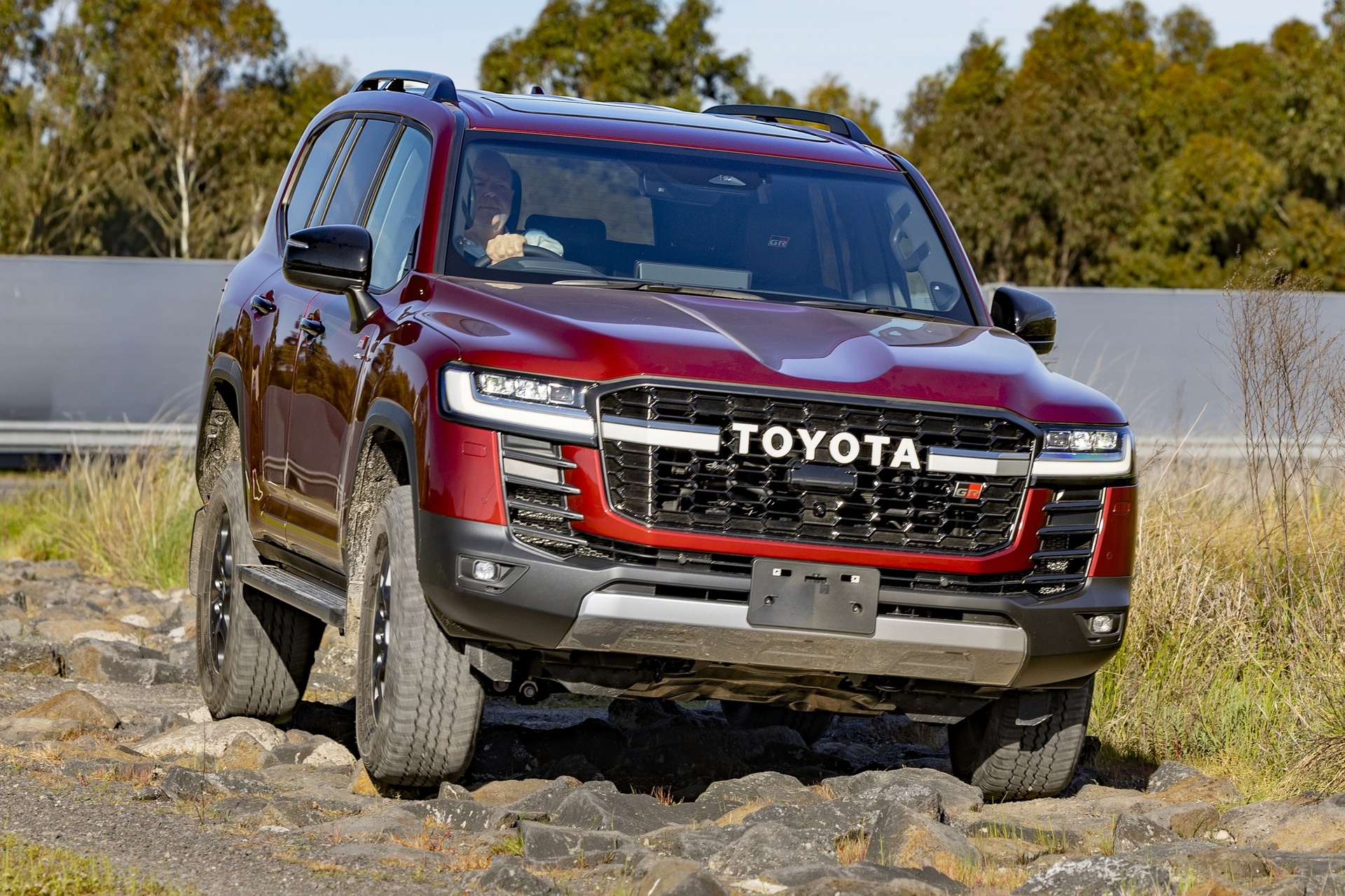 toyota land cruiser,  land cruiser 300,  toyota,  nhat ban,  australia,  hybrid,  performance hybrid,  gr sport,  sahara zx,  suv anh 3