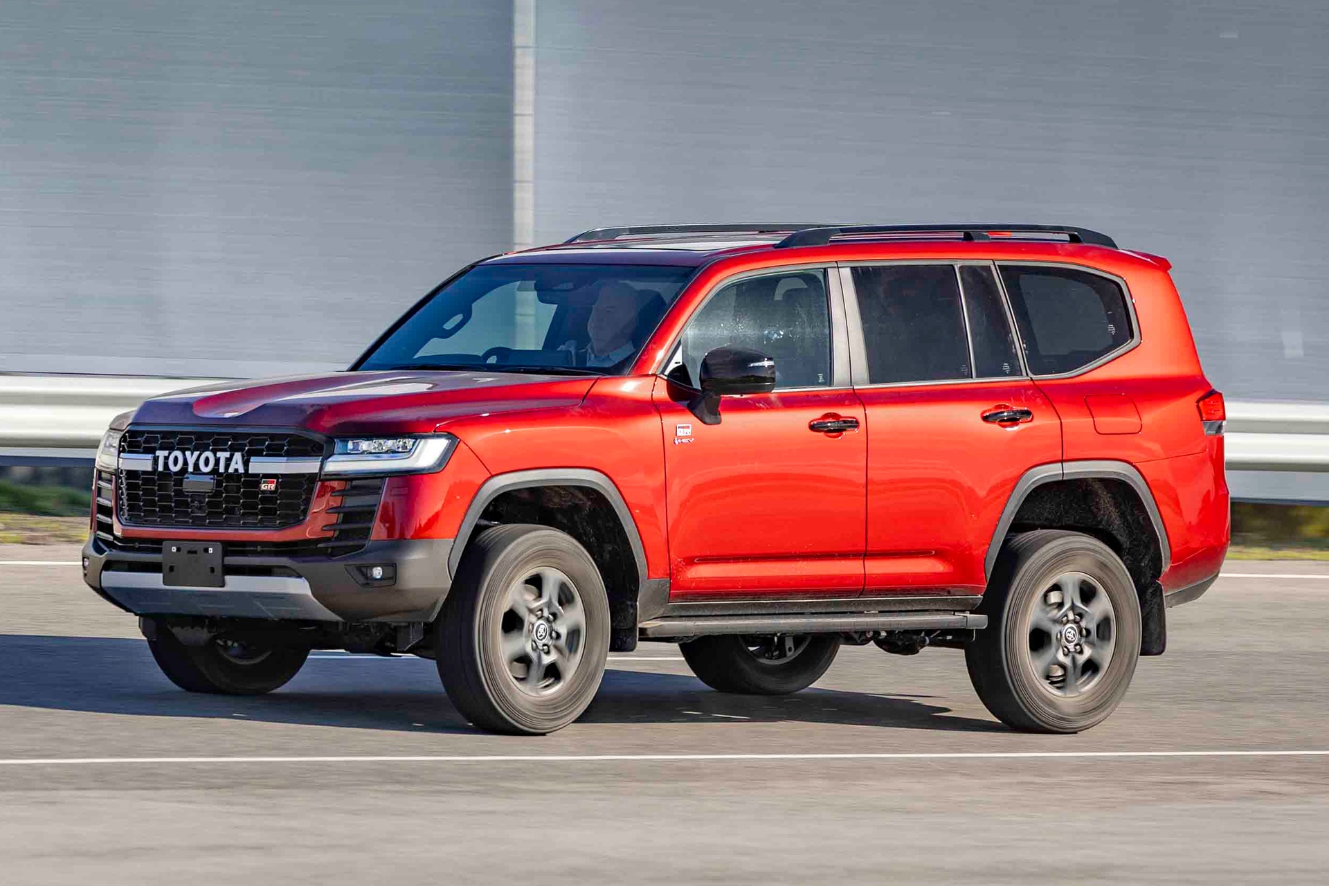 toyota land cruiser,  land cruiser 300,  toyota,  nhat ban,  australia,  hybrid,  performance hybrid,  gr sport,  sahara zx,  suv anh 9