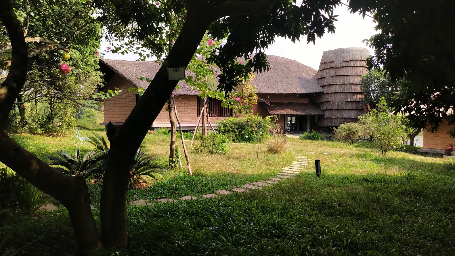 Ngoi nha hinh chiec la giua rung cay o ngoai thanh Ha Noi hinh anh 11 11.jpg