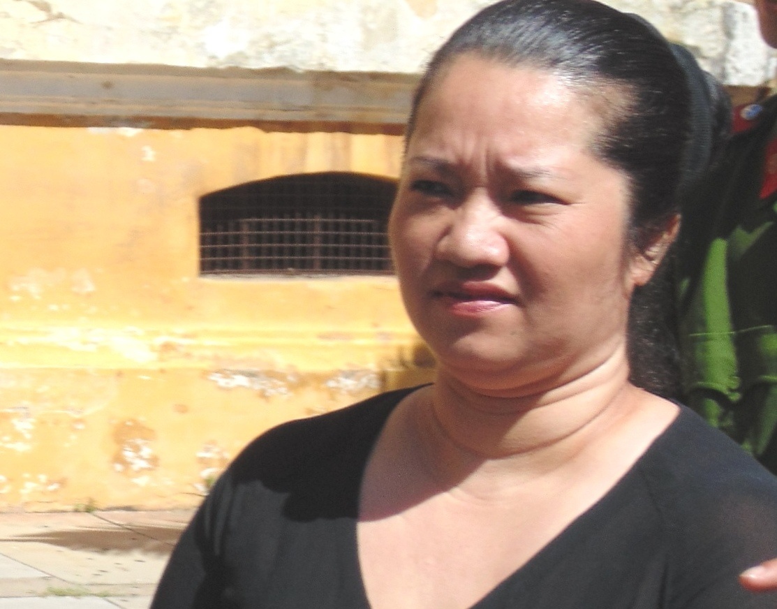 Hường tại tòa cấp cao. Ảnh: K.T.