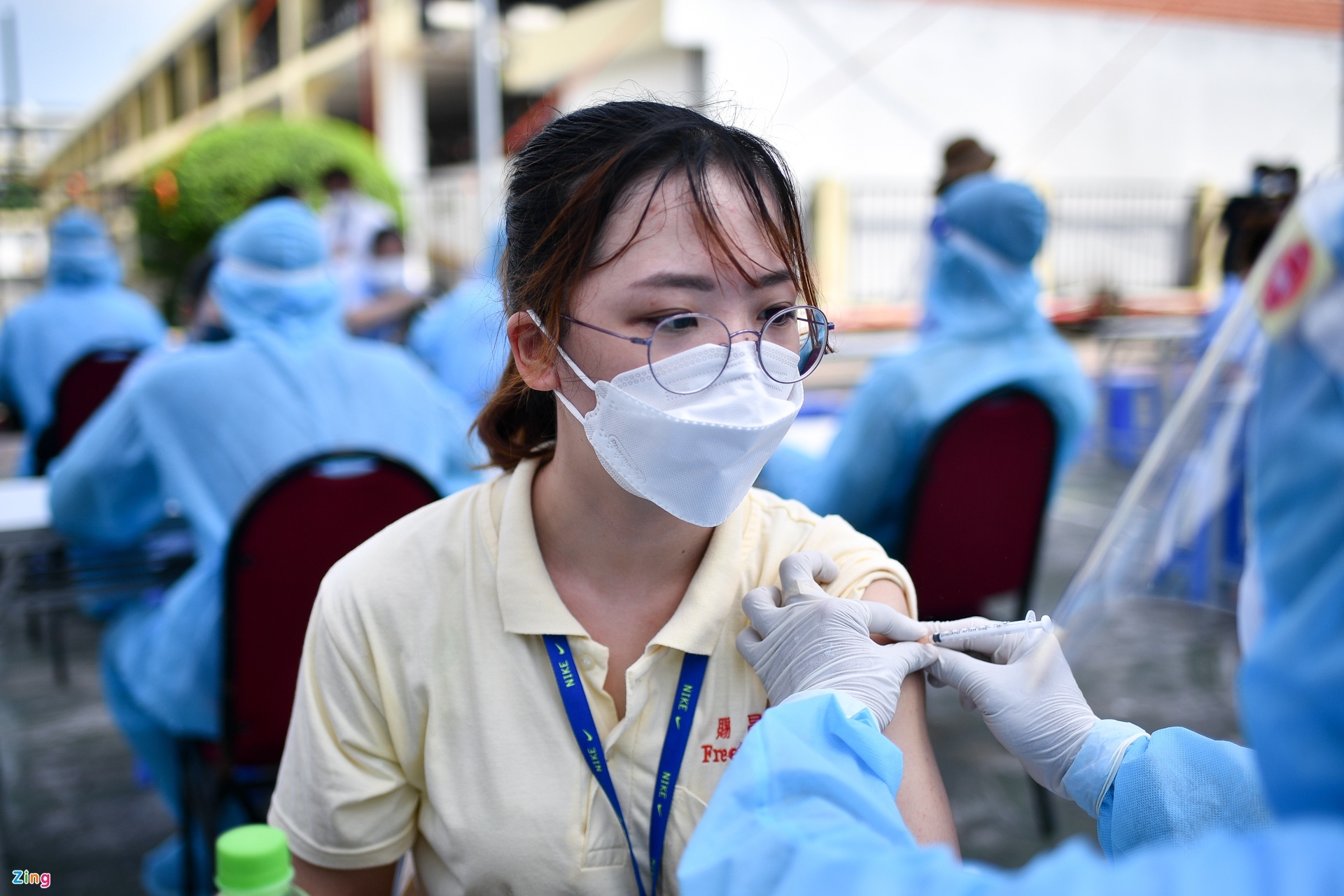 kien nghi tiem vaccine mui 3 cho cong nhan anh 1