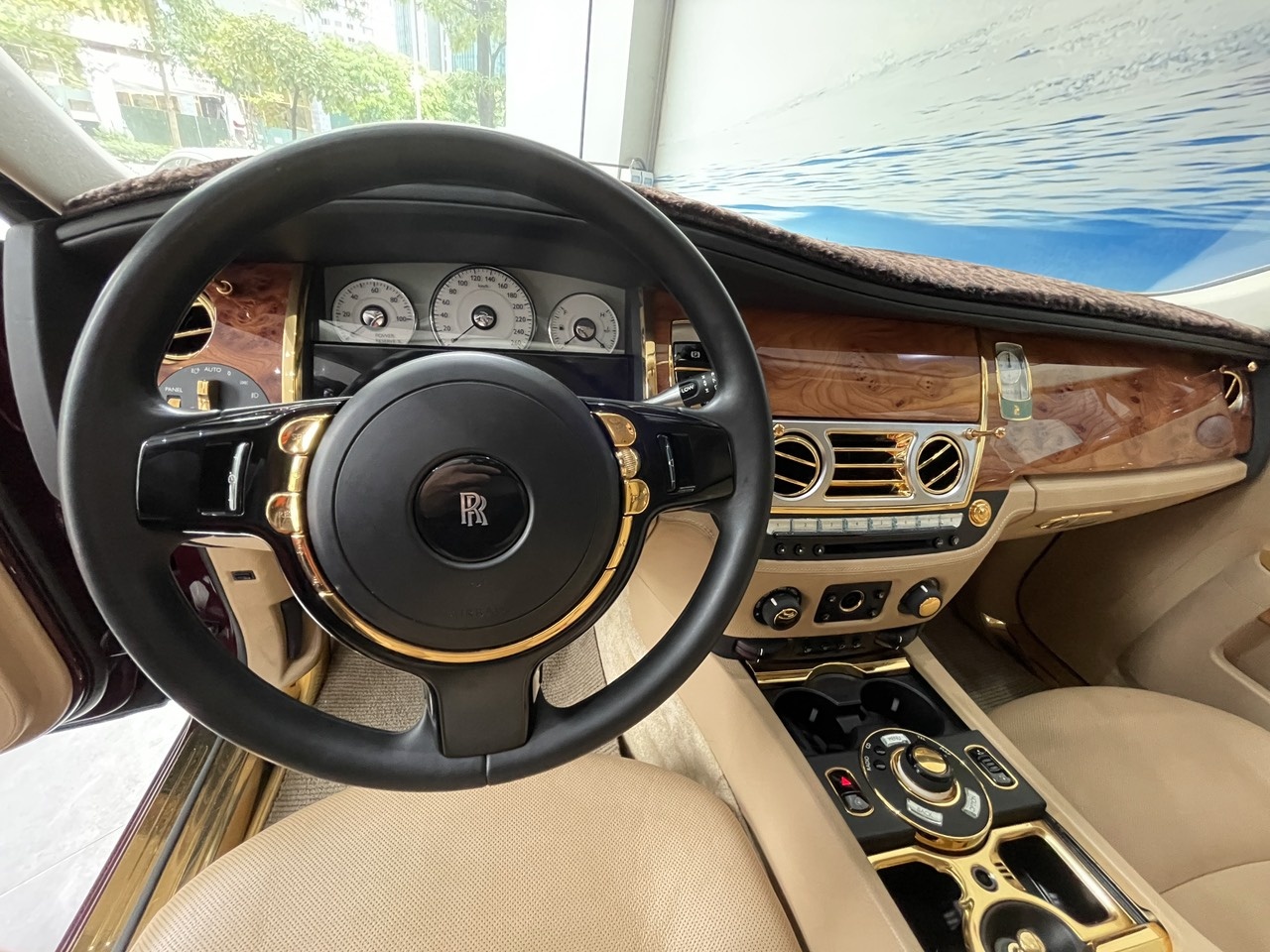 rolls-royce ghost ma vang anh 1