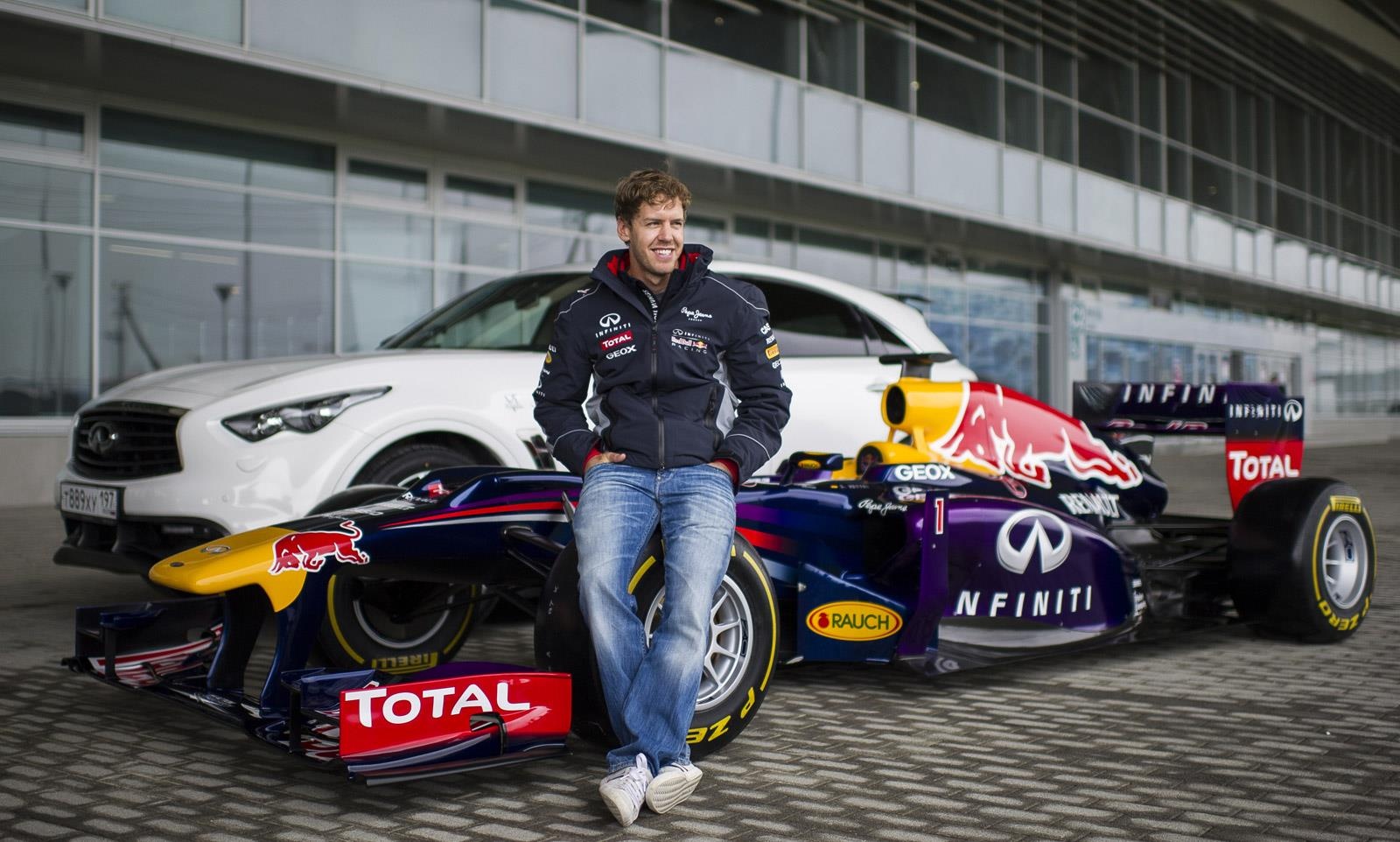 Sebastian Vettel che chien thang cua Mercedes F1 anh 2