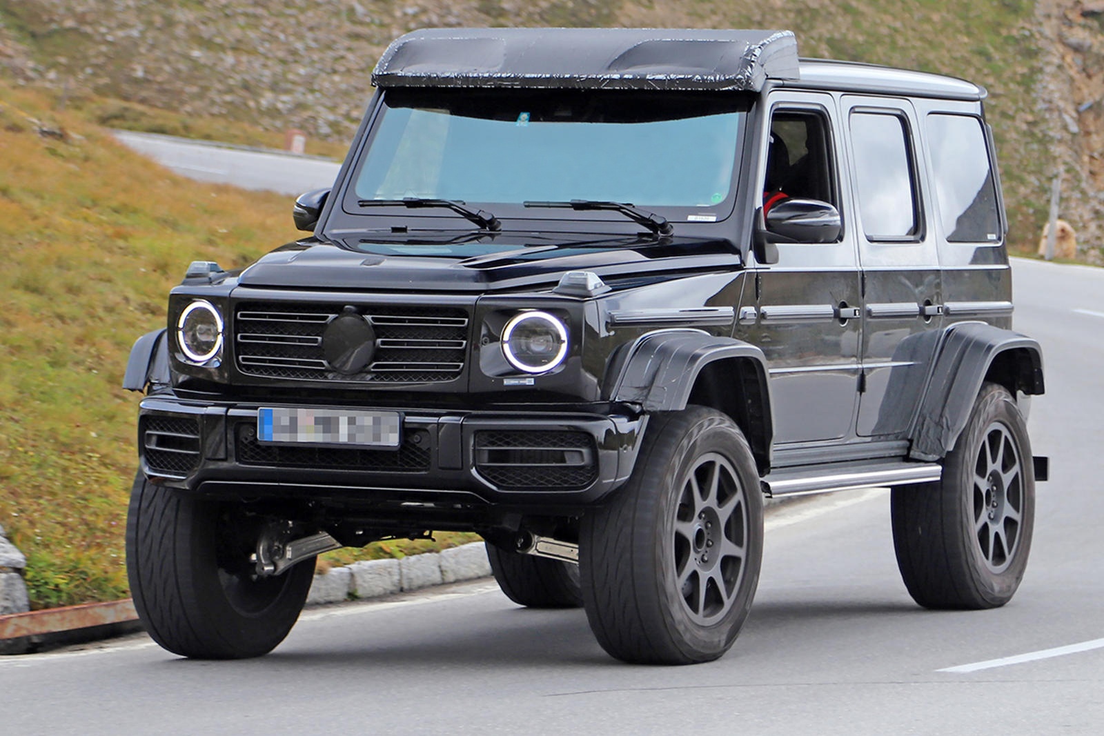 sap co ban Mercedes G-Class cuc manh anh 1
