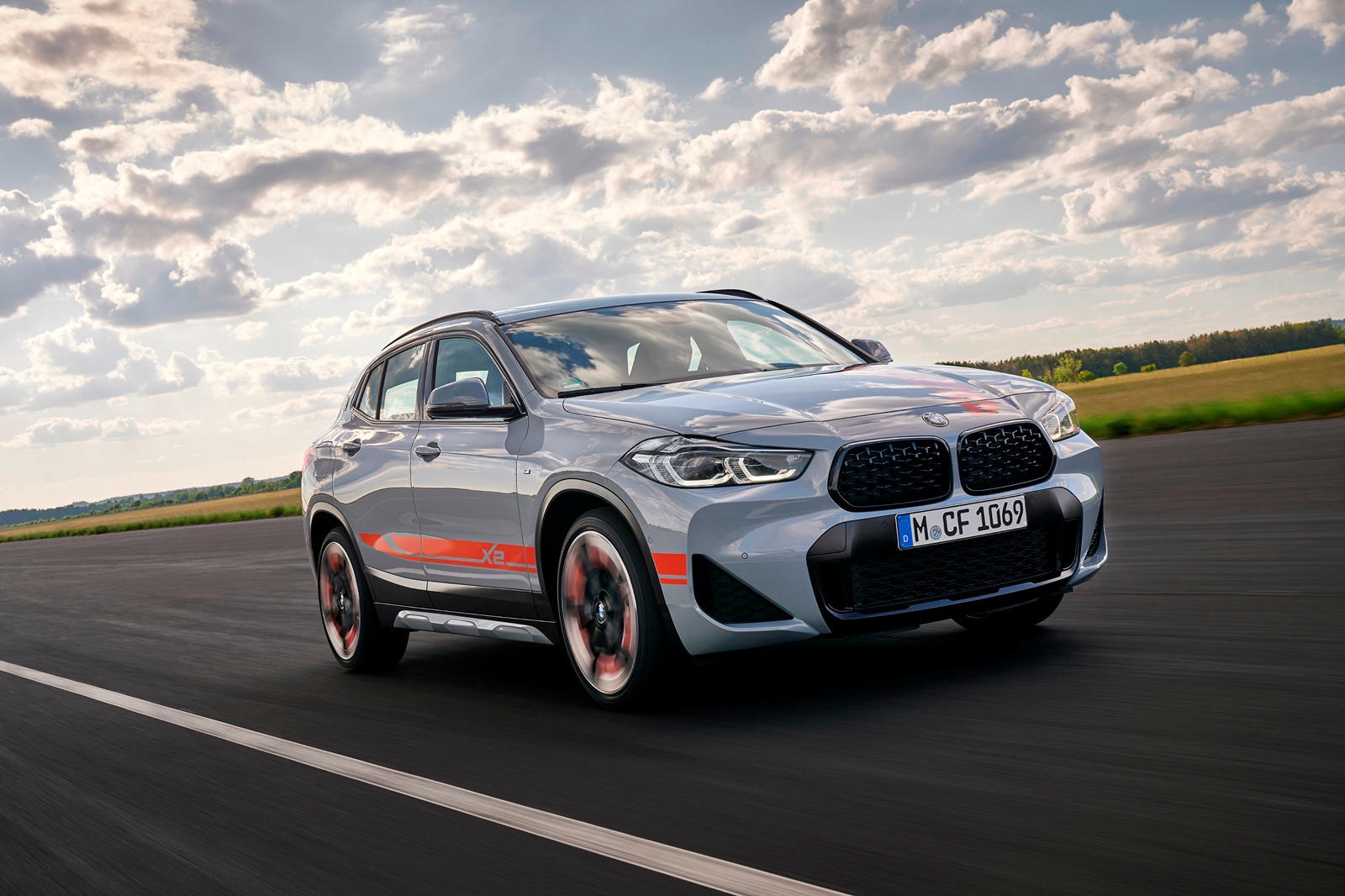 BMW ra phien ban dac biet cua X2 anh 3